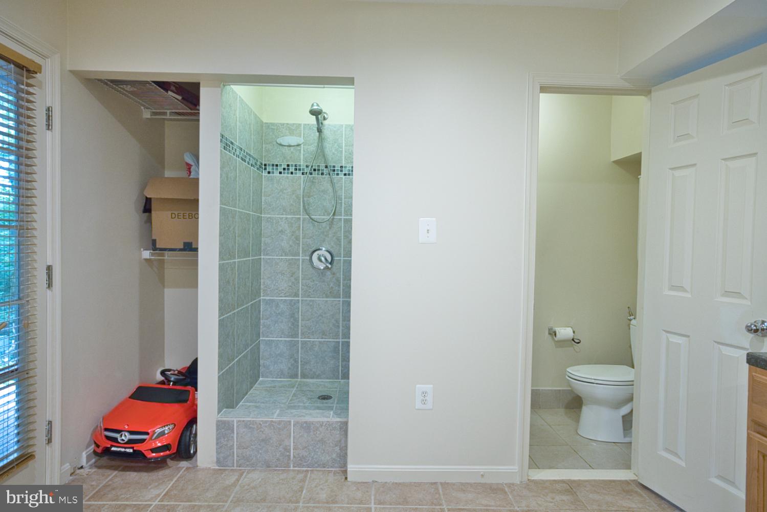 JEFFERSON VILLAGE - Residential Lease