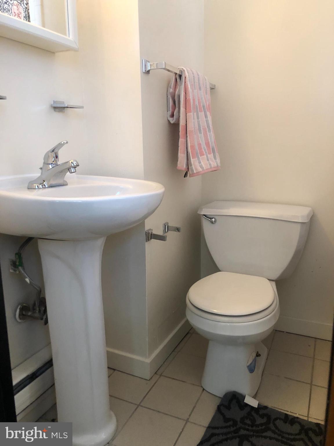 UNIVERSITY CITY - Residential Lease