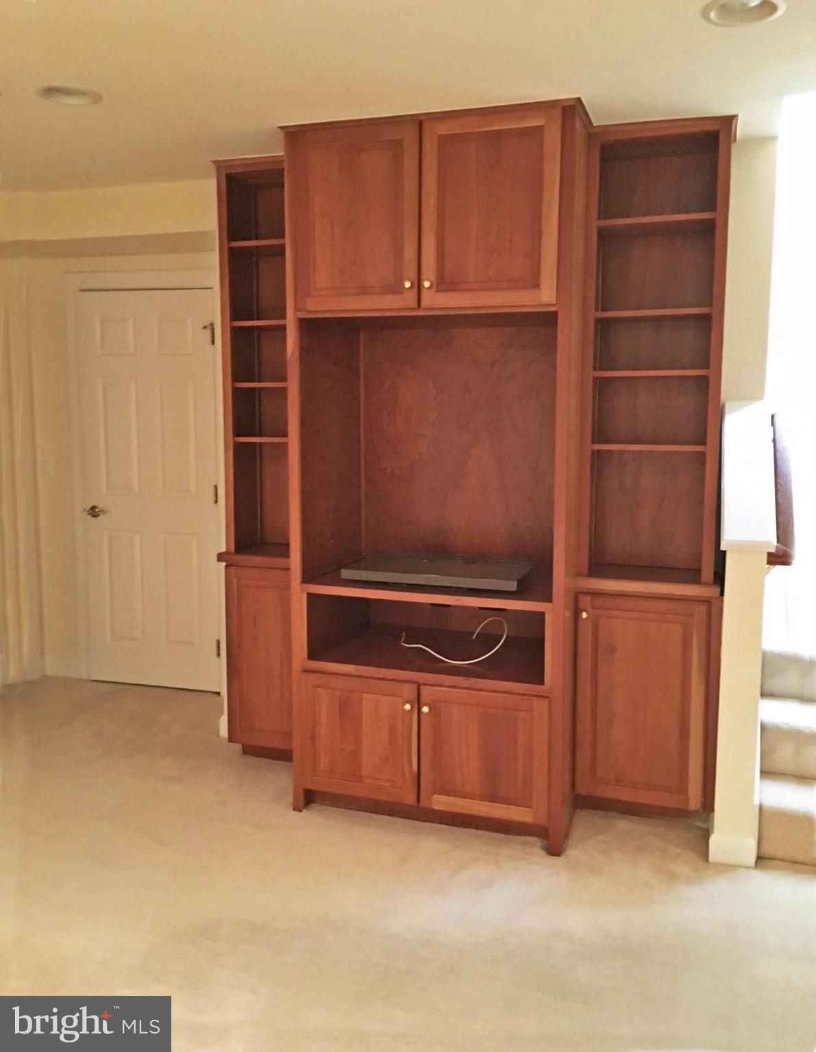 HILLCREST - Residential Lease