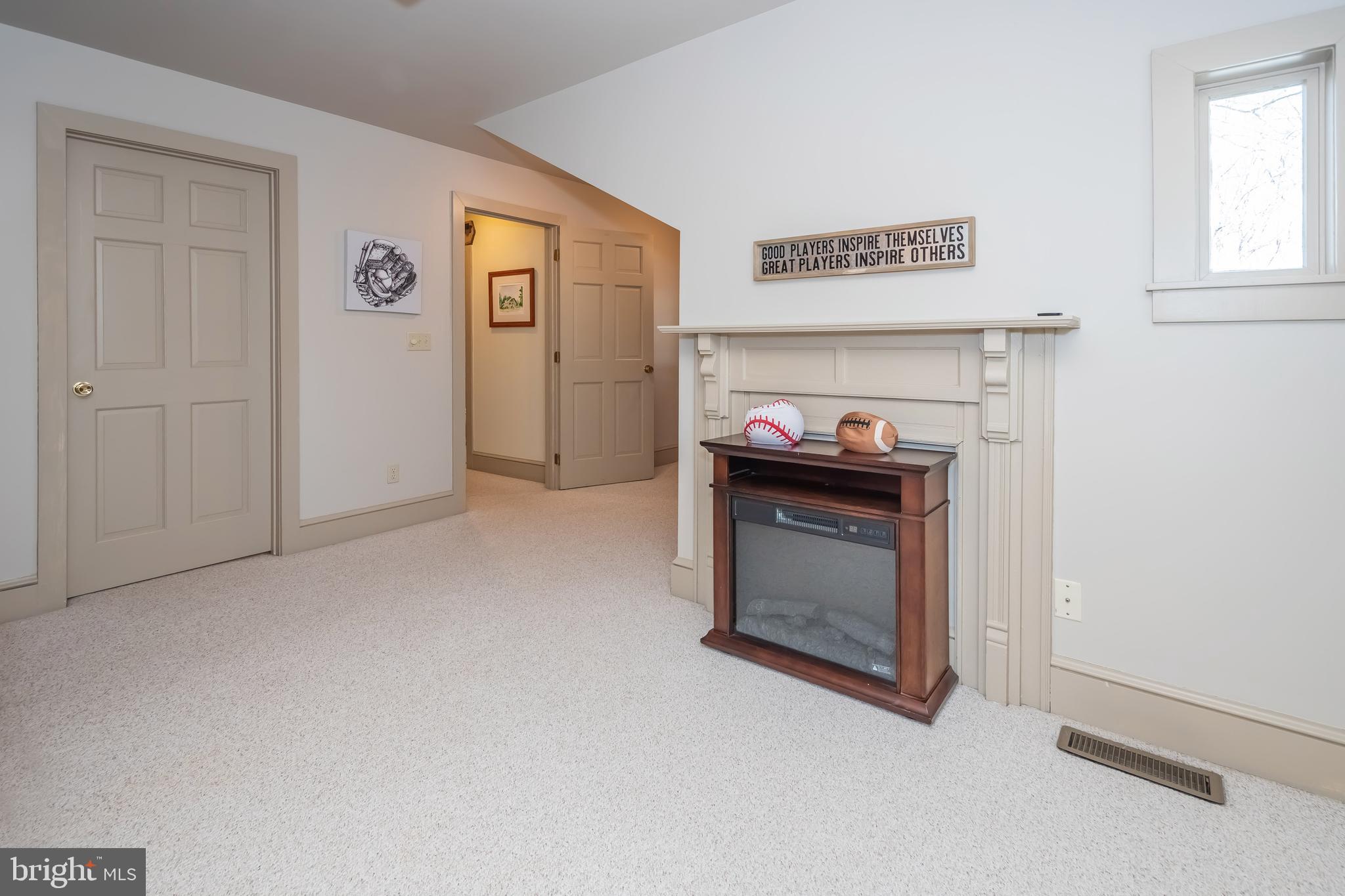 SUNSET RIDGE - Residential