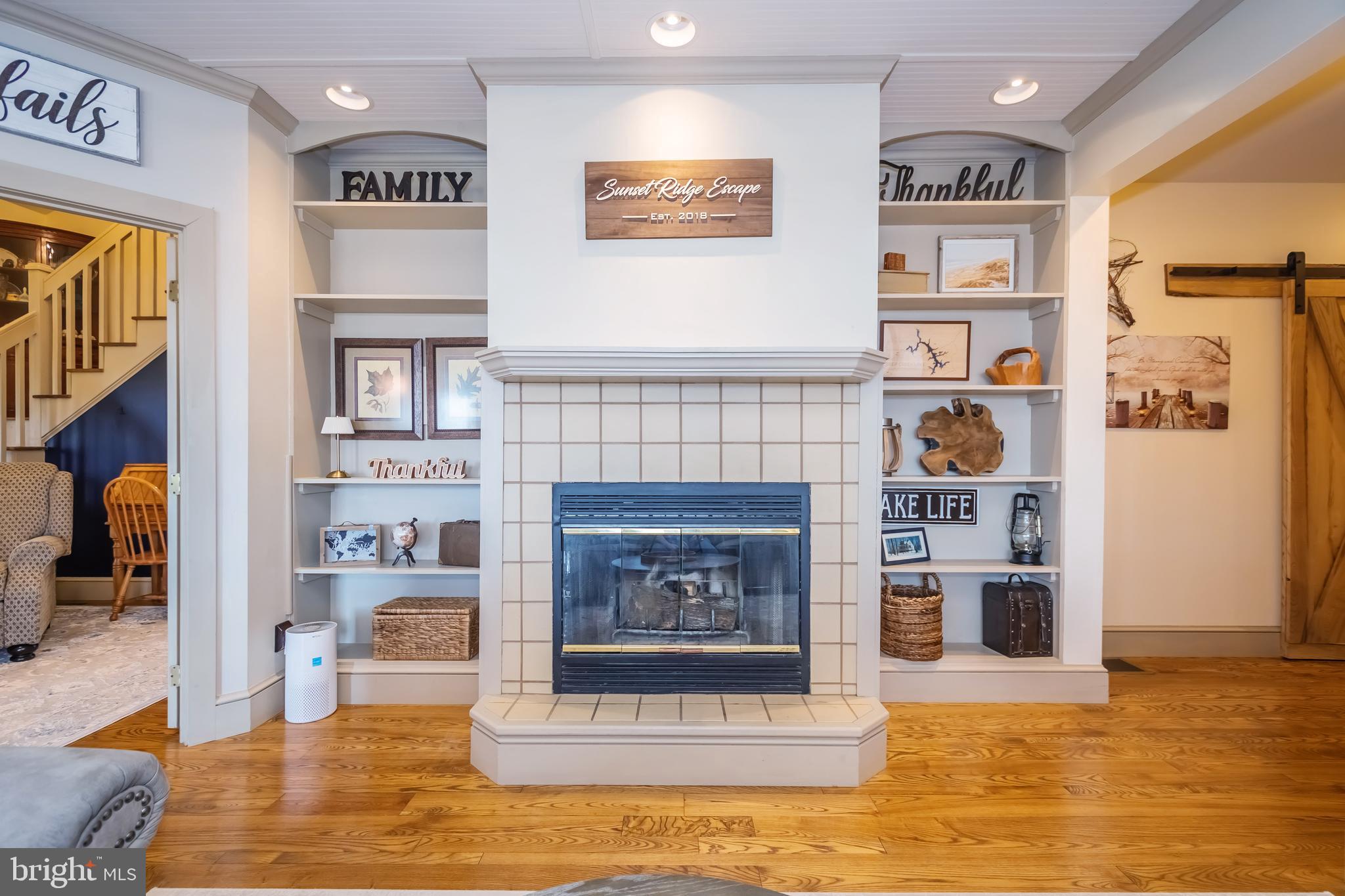 SUNSET RIDGE - Residential