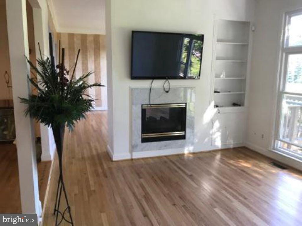 POTOMAC CREST - Residential Lease