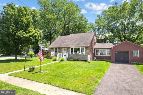 Homes For Sale - 300 W 3rd Avenue<br/> Camden County, BARRINGTON, NJ 08007