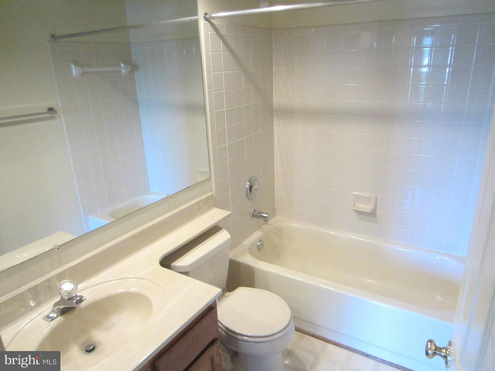 ROLLING BROOK - Residential Lease