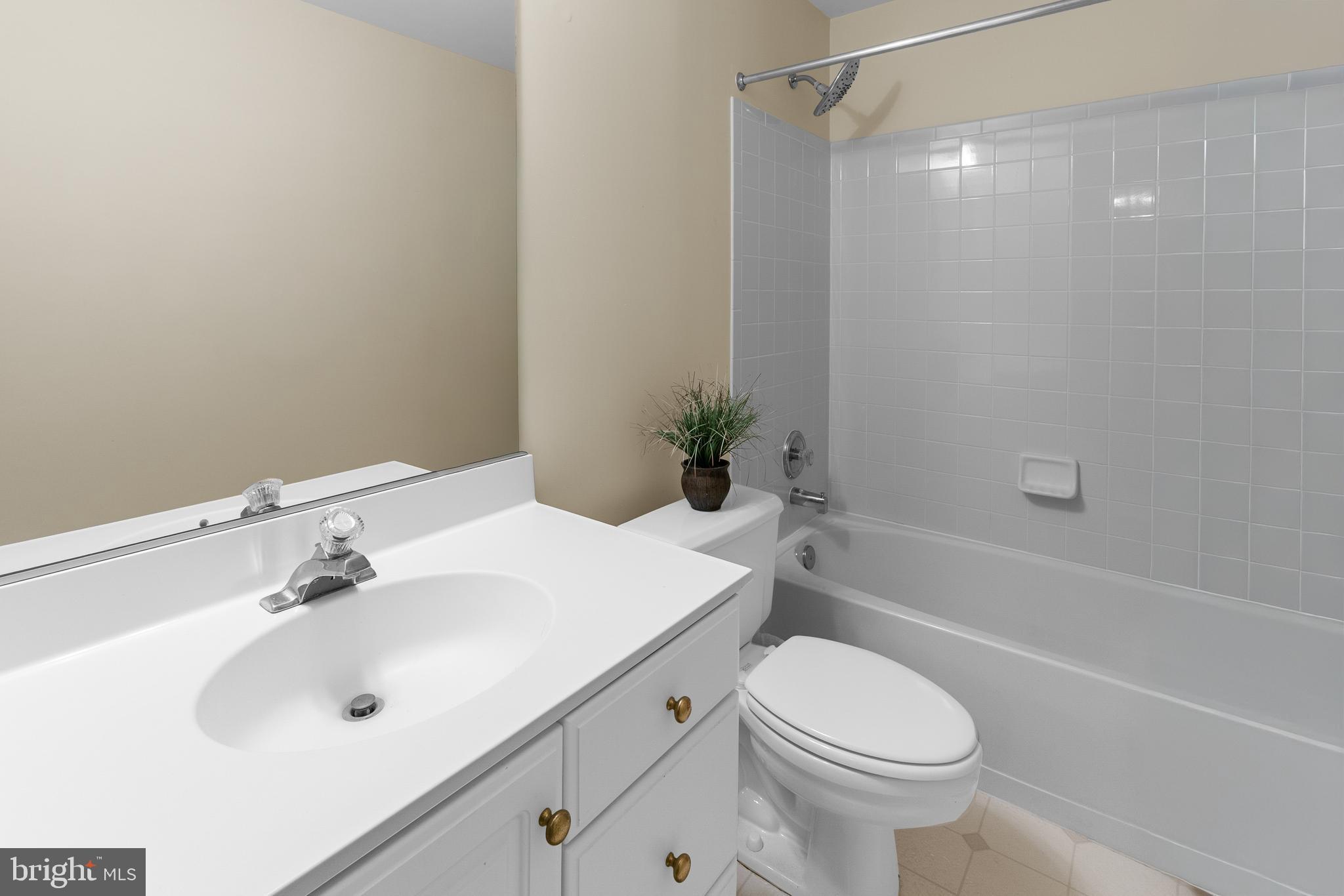 OATLAND FARM - Residential