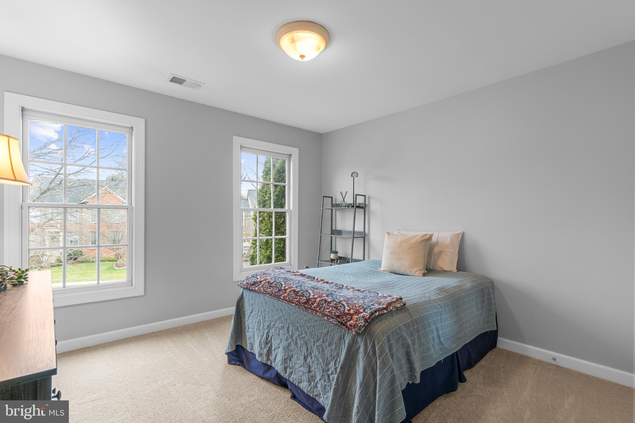 OATLAND FARM - Residential