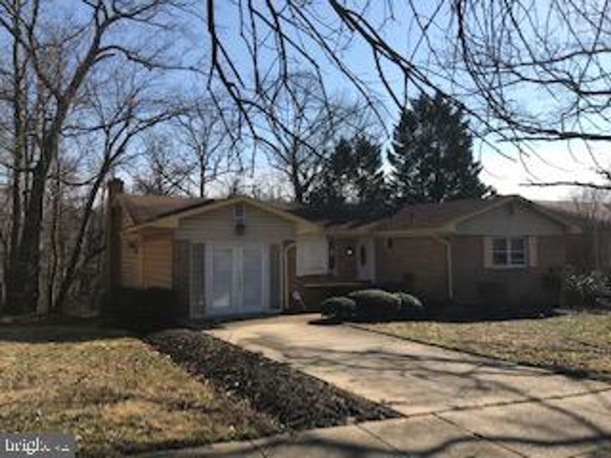 Great opportunity!   Great floor plan. Short sale being negotiated by experienced attorney. Home features hardwood floors.  Nice open kitchen opens up to a family room.  Cash or rehab loans only.