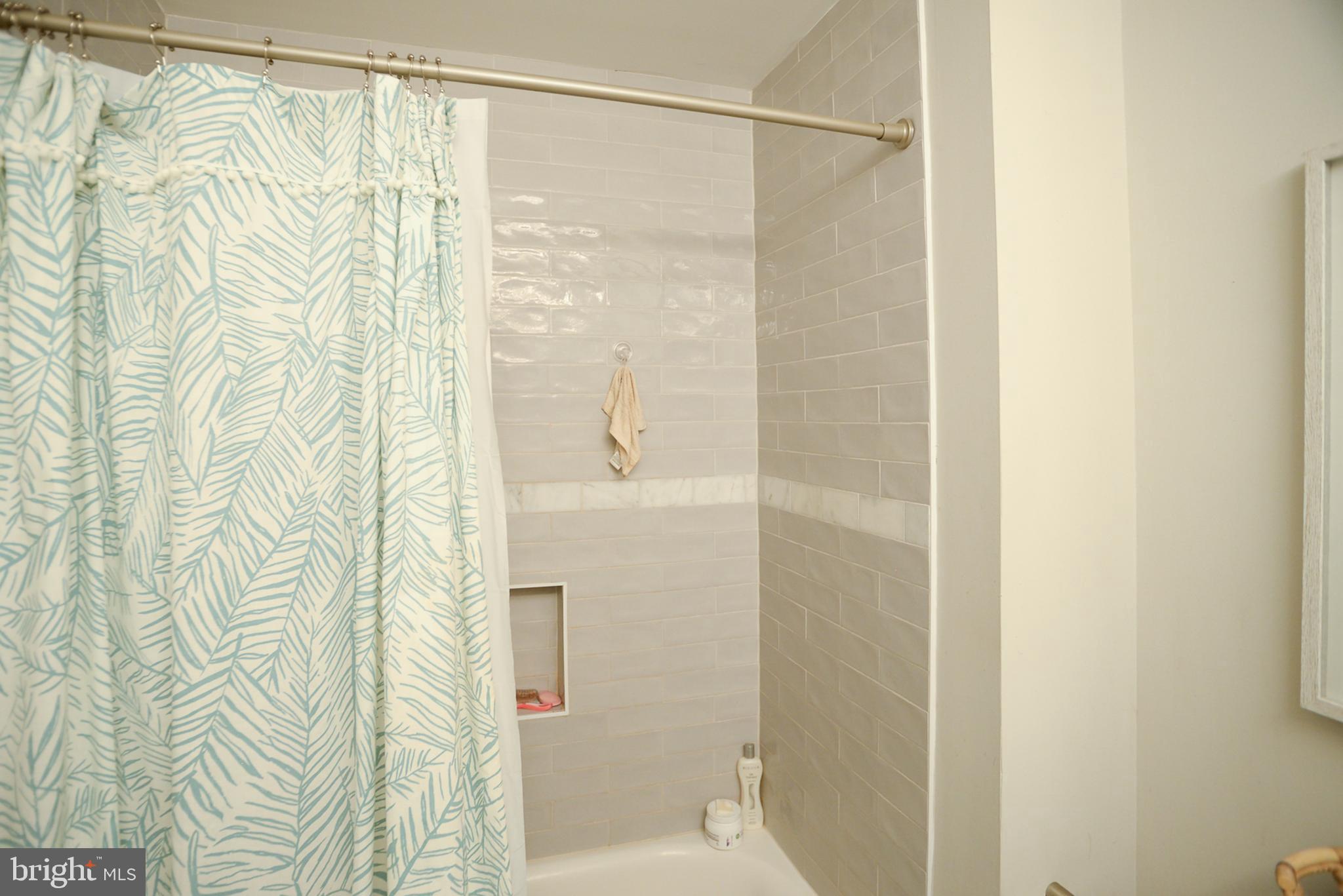 CAROL'S PLACE - Residential