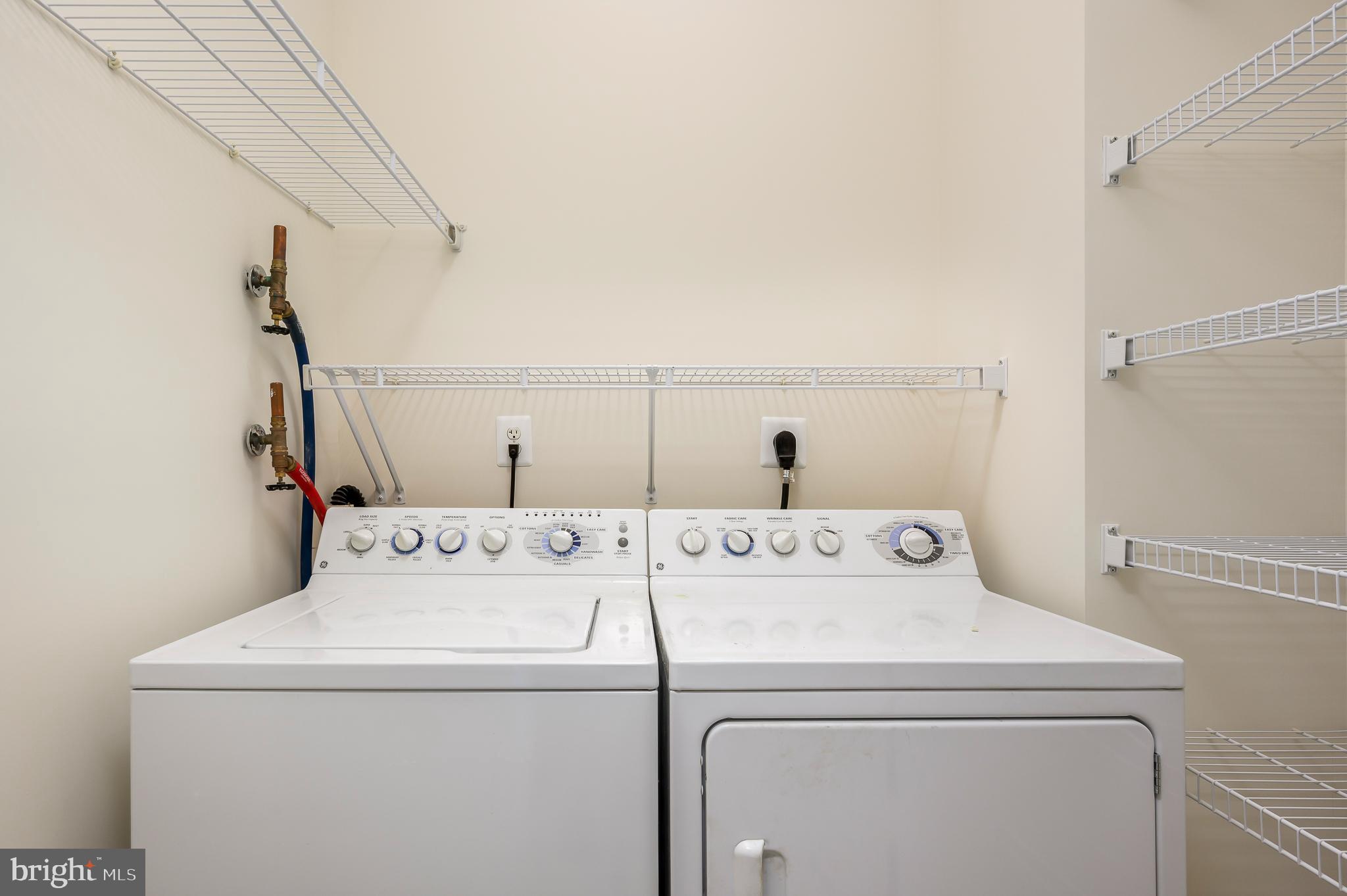 LANSDOWNE WOODS - Residential