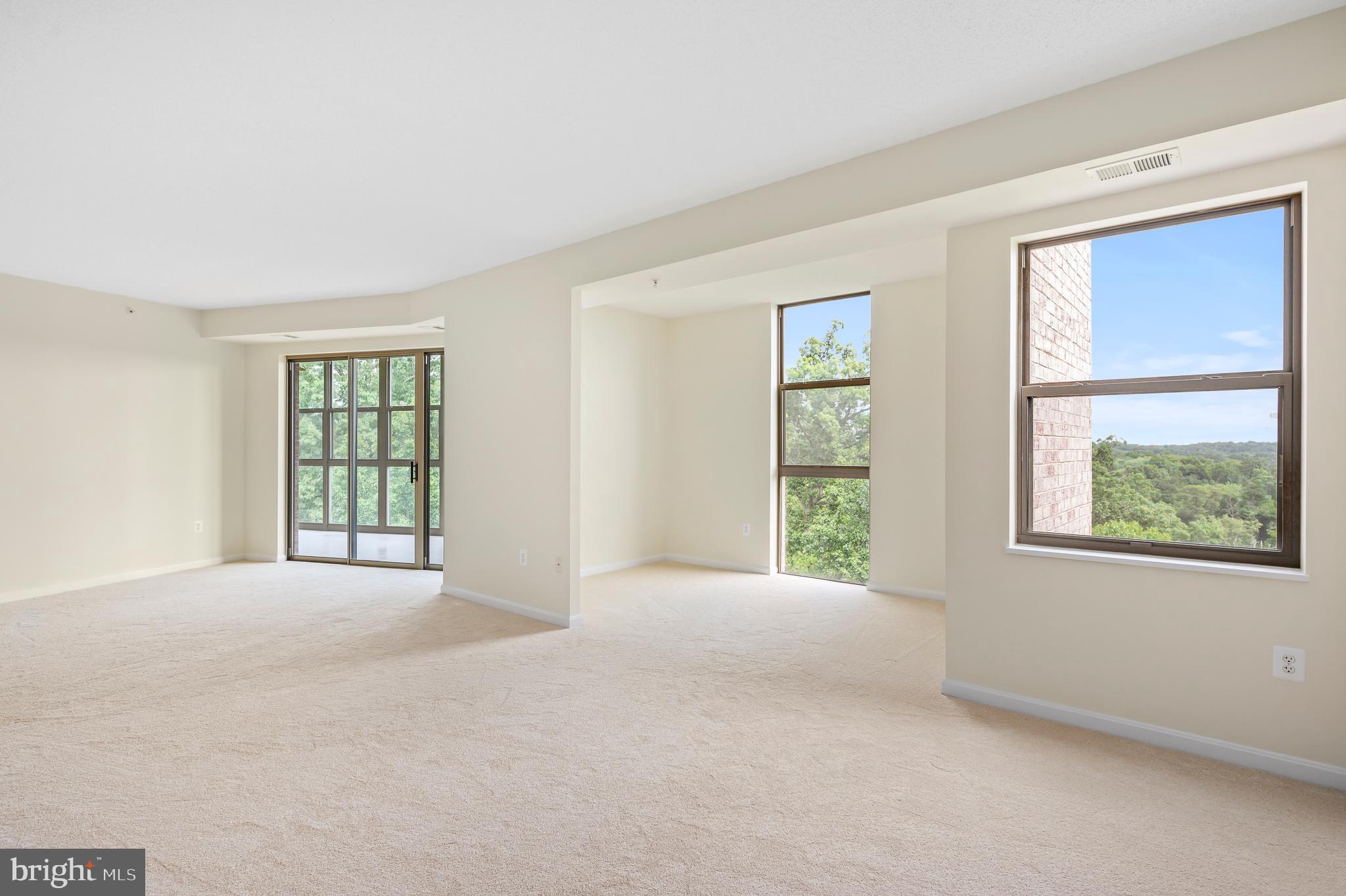 LANSDOWNE WOODS - Residential