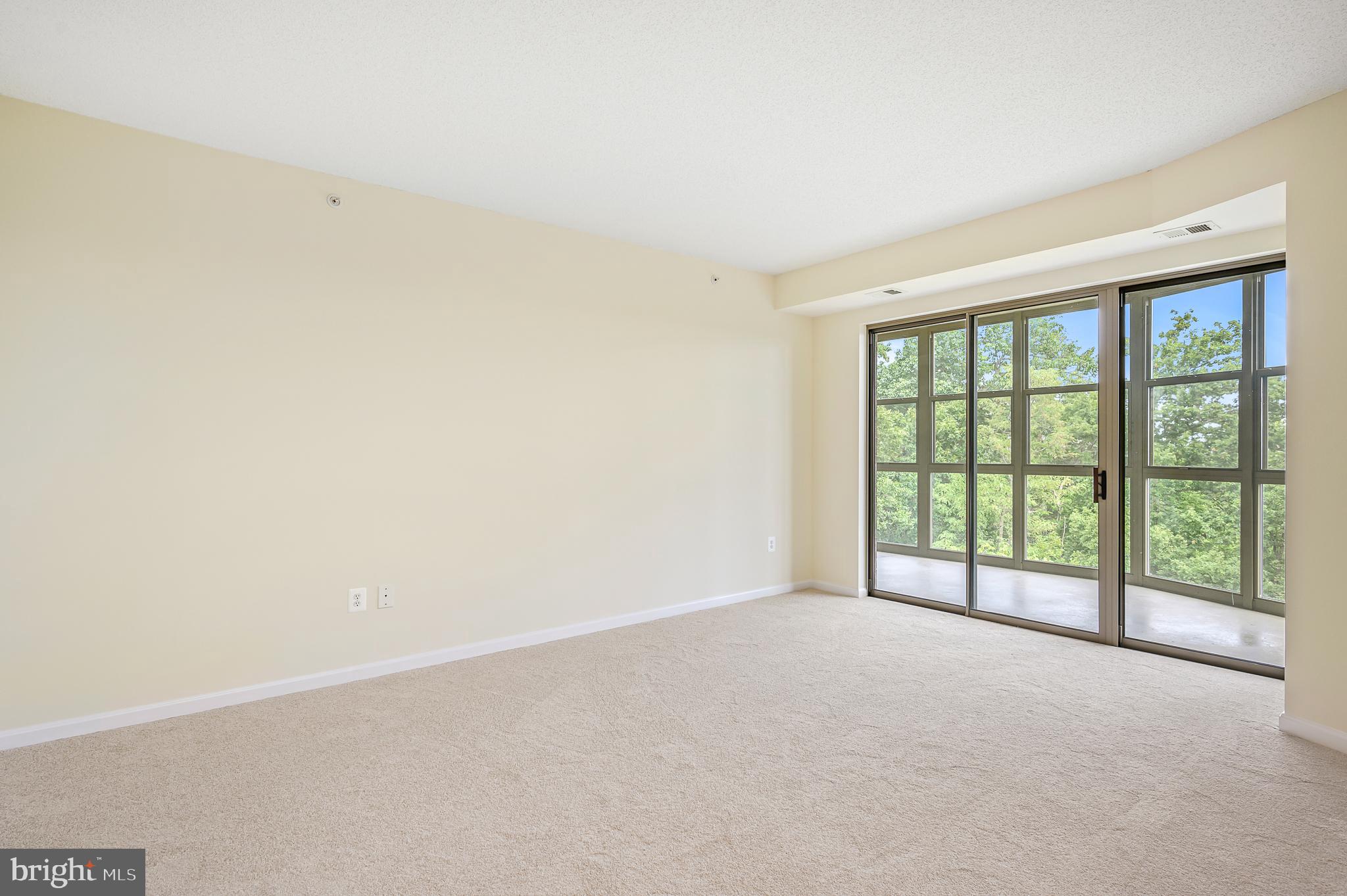 LANSDOWNE WOODS - Residential