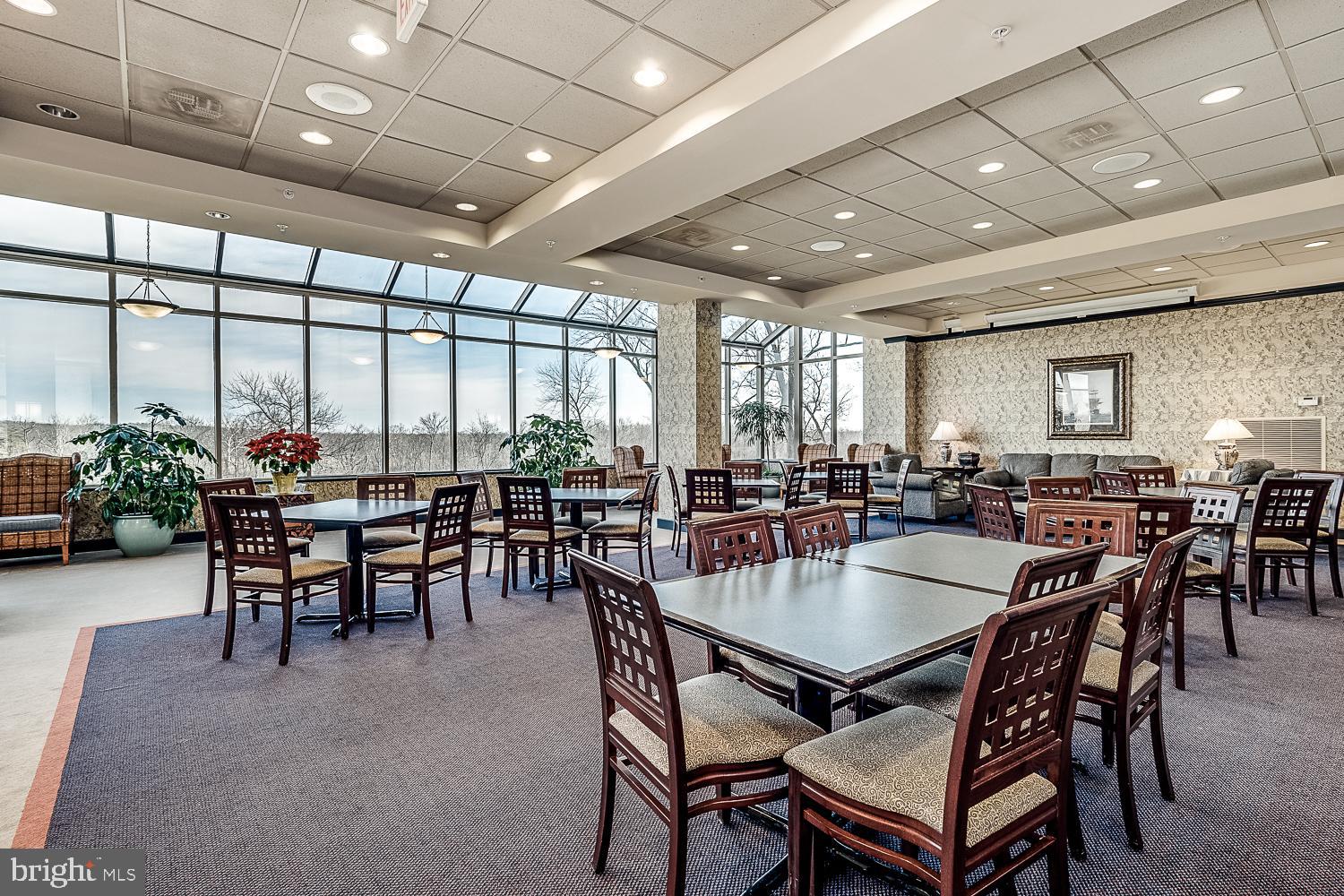 LANSDOWNE WOODS - Residential