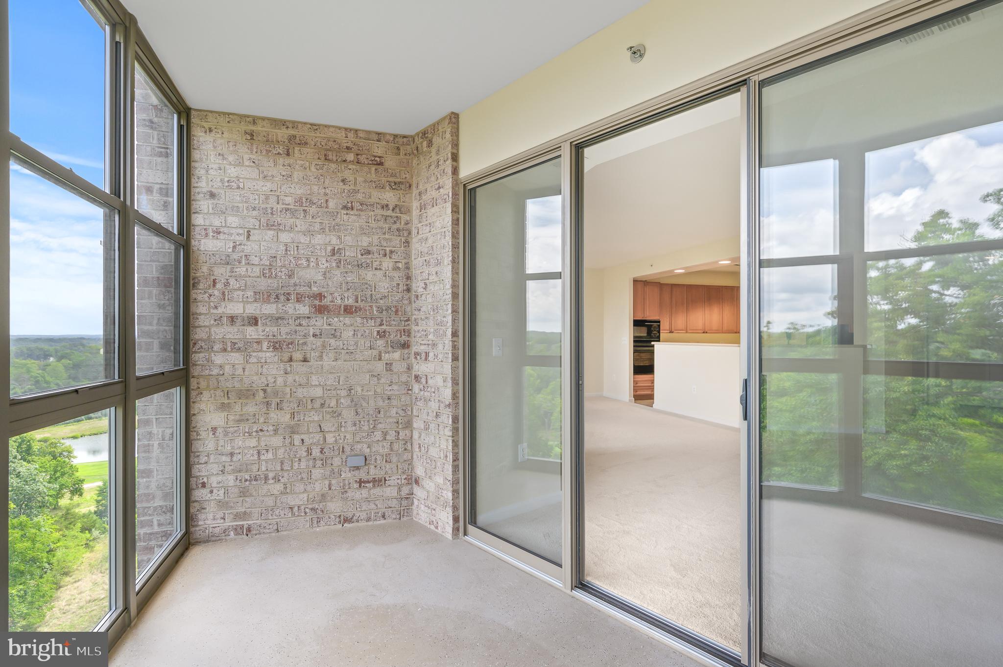 LANSDOWNE WOODS - Residential