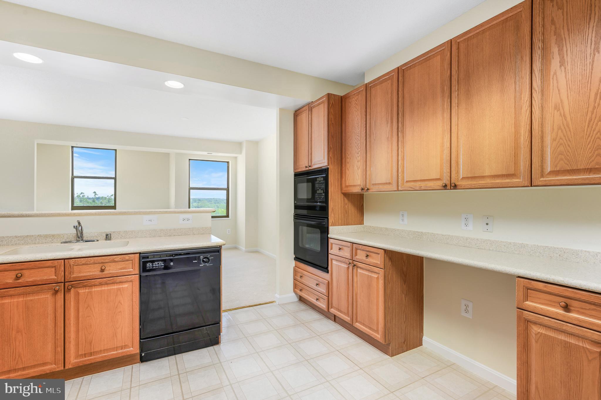 LANSDOWNE WOODS - Residential