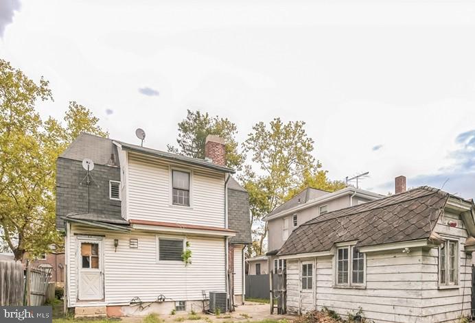 504 E GODFREY AVENUE