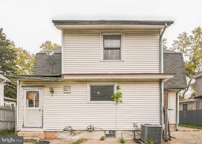 504 E GODFREY AVENUE