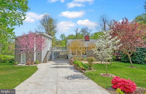 Photo of 3530 Slade Run Drive, FALLS CHURCH, VA 22042 (MLS # VAFX2304480)