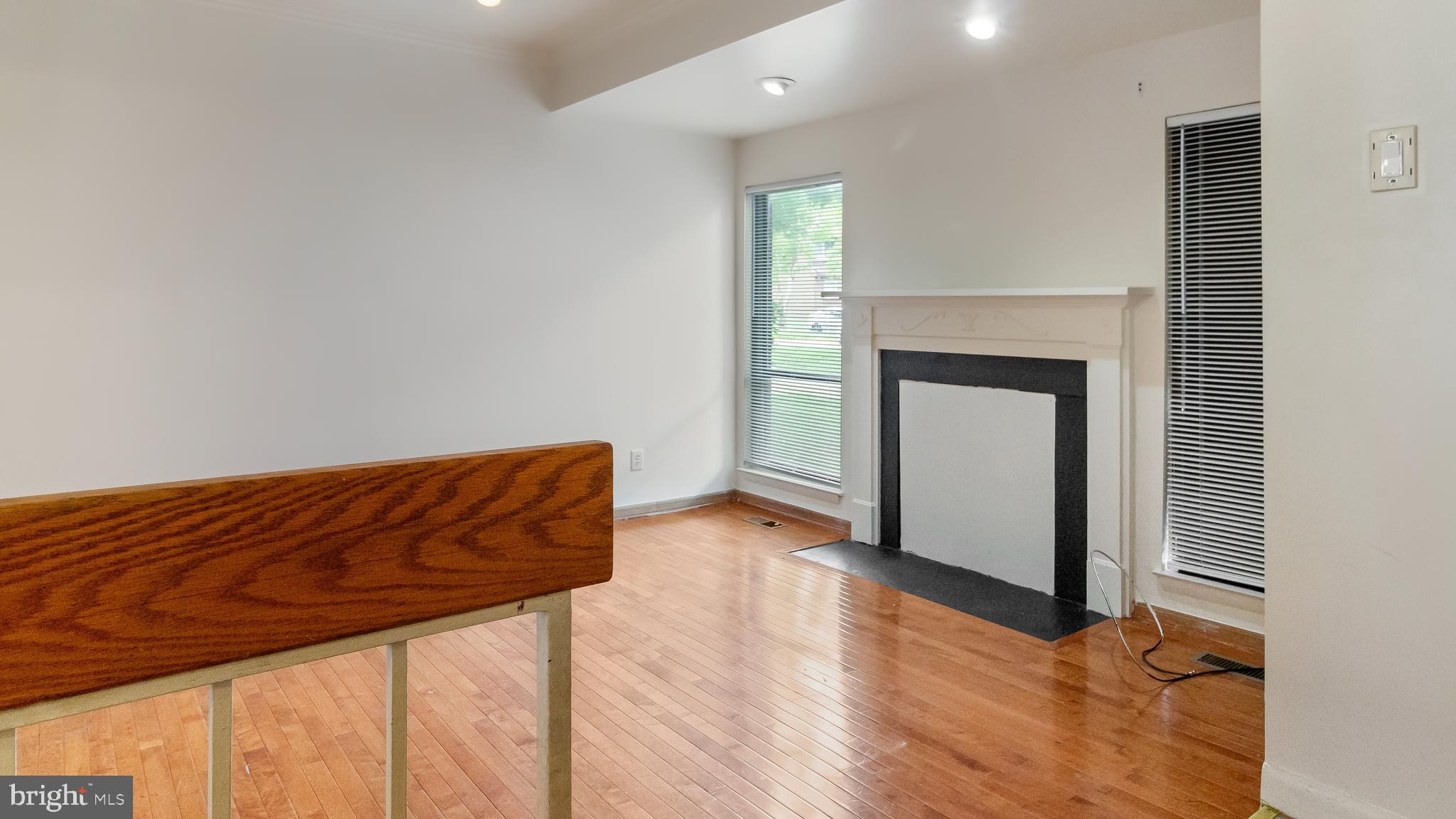 GLEN ORA - PLAT 9 - Residential Lease