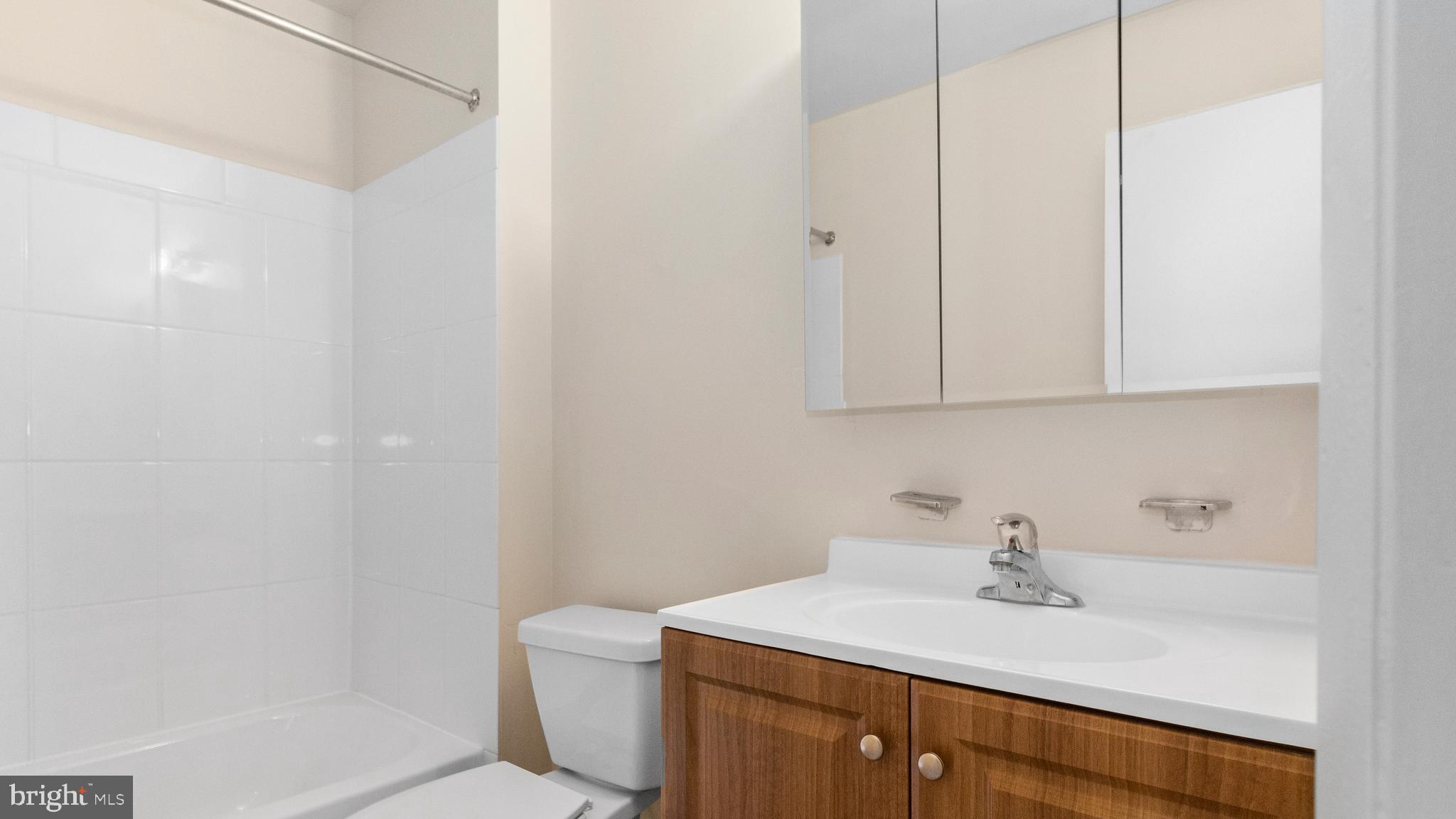 GLEN ORA - PLAT 9 - Residential Lease