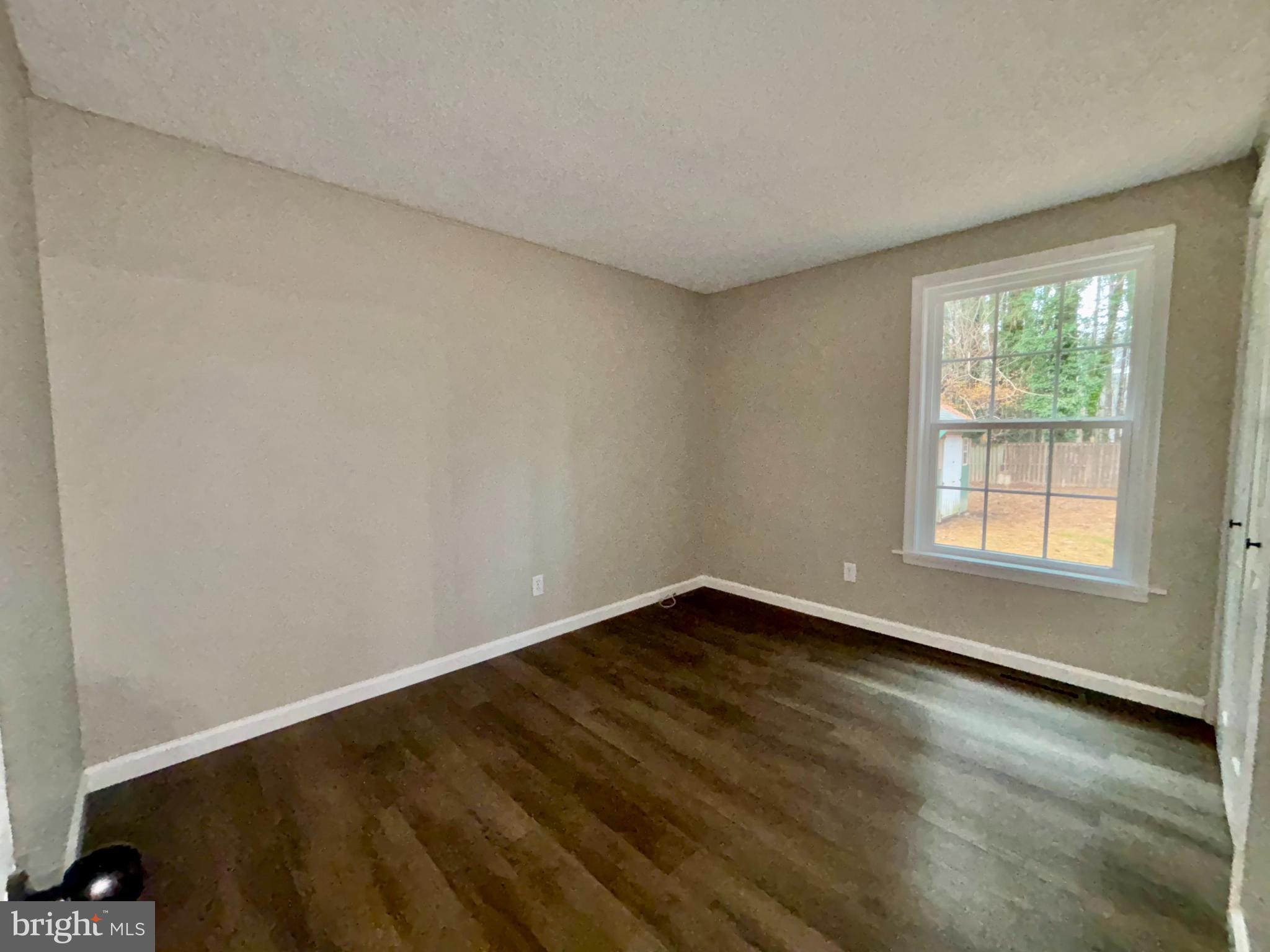 DRUM POINT - Residential Lease