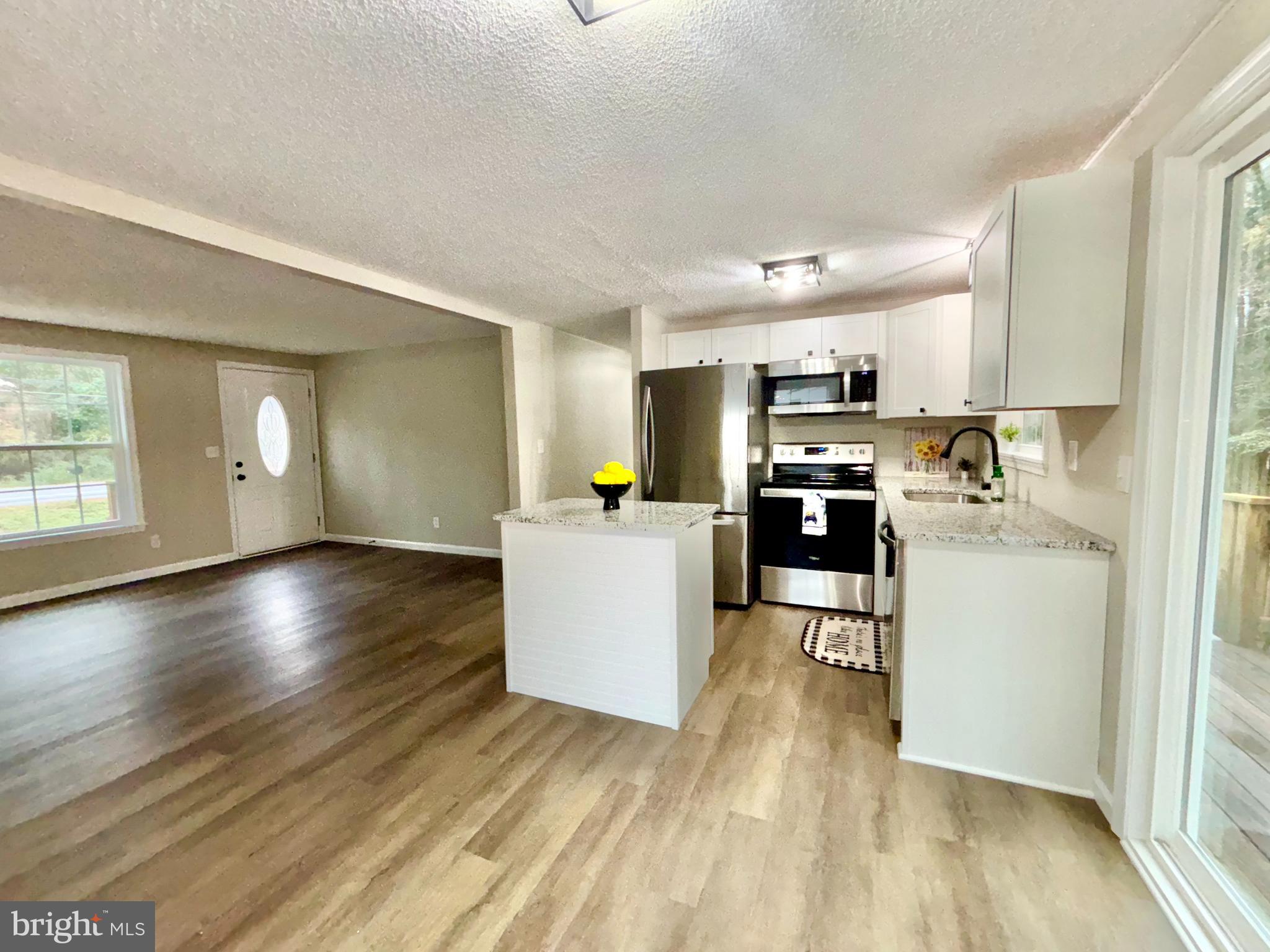 DRUM POINT - Residential Lease