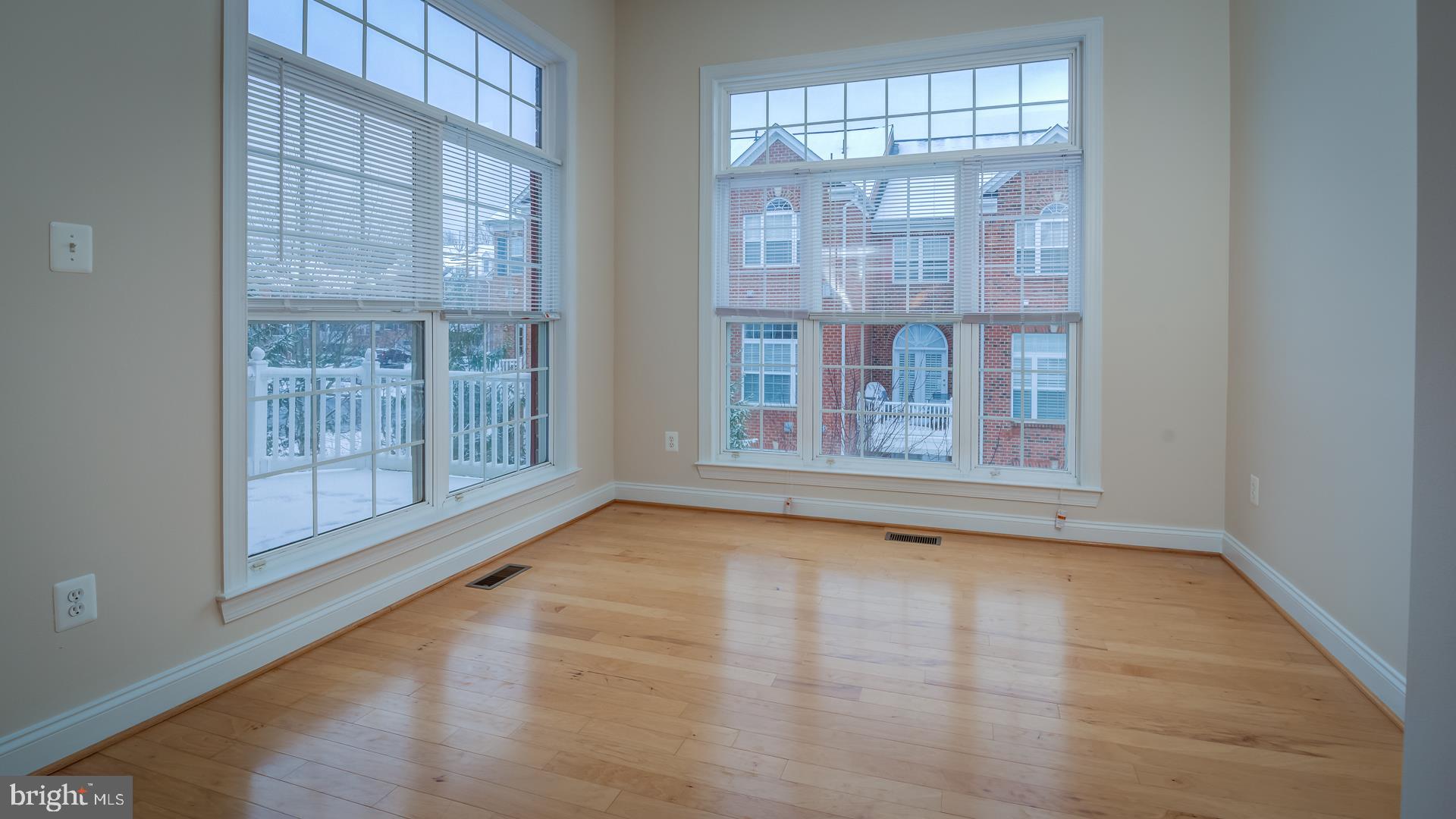 VINEYARDS OF ANNAPOLIS - Residential