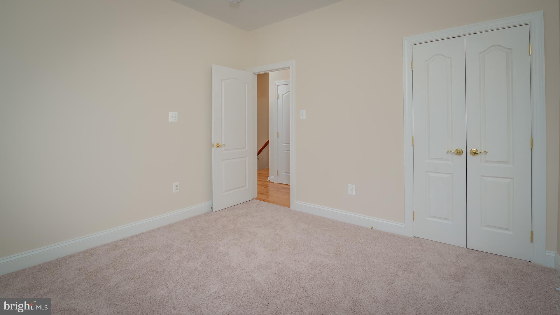 VINEYARDS OF ANNAPOLIS - Residential