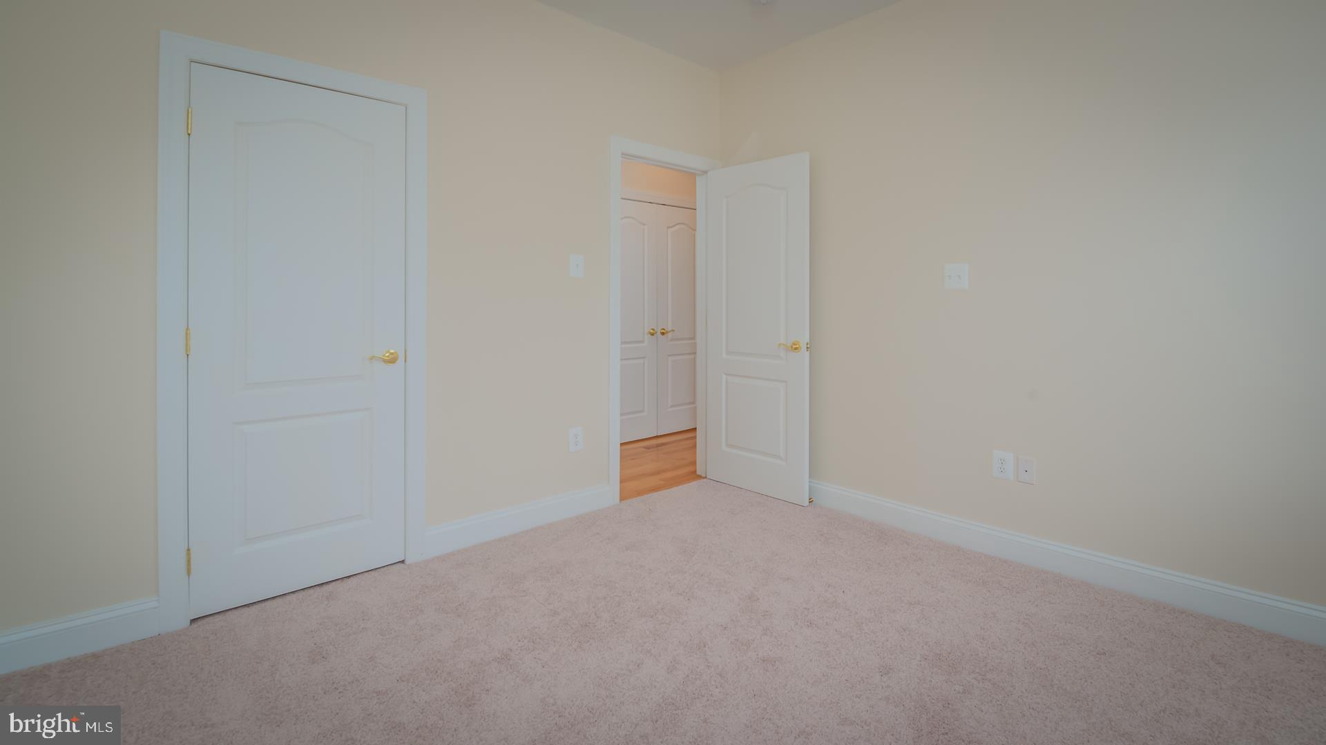 VINEYARDS OF ANNAPOLIS - Residential