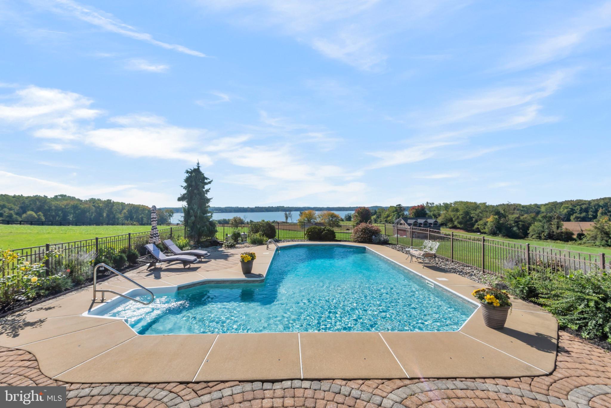 1400 TOWN POINT ROAD