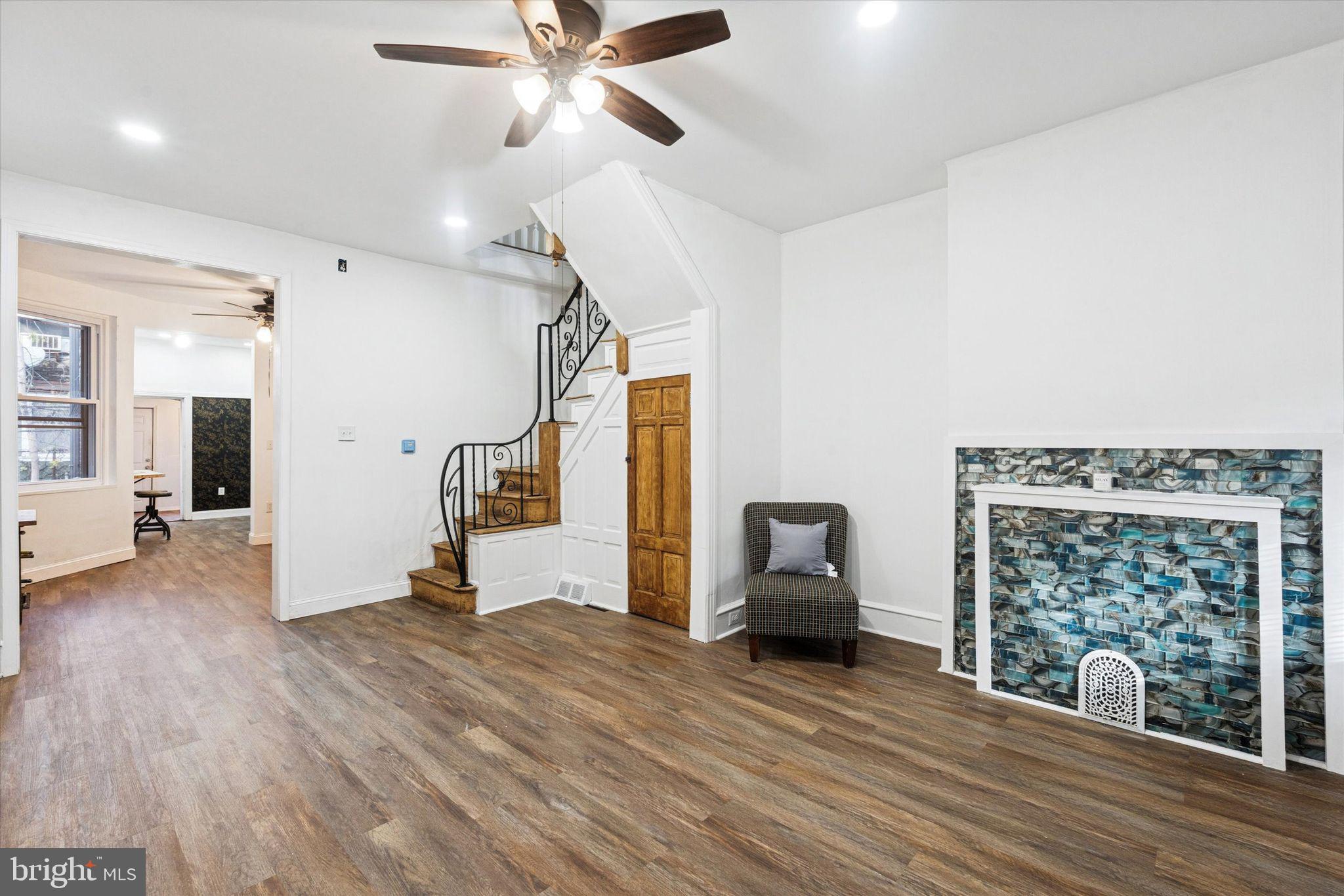 2335 W CUMBERLAND STREET