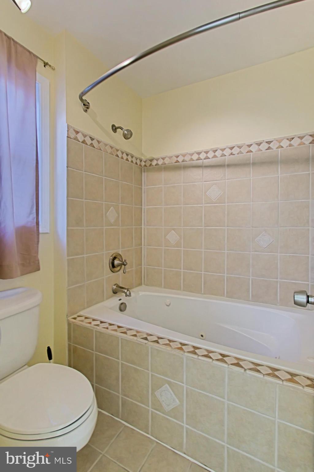 FRANCONIA FOREST - Residential Lease