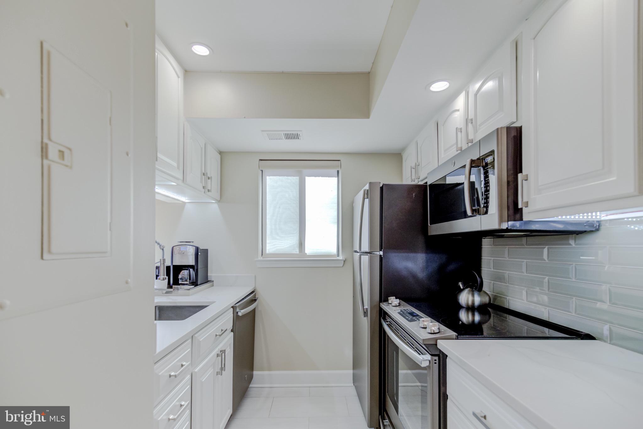 SUMMERWALK - Residential