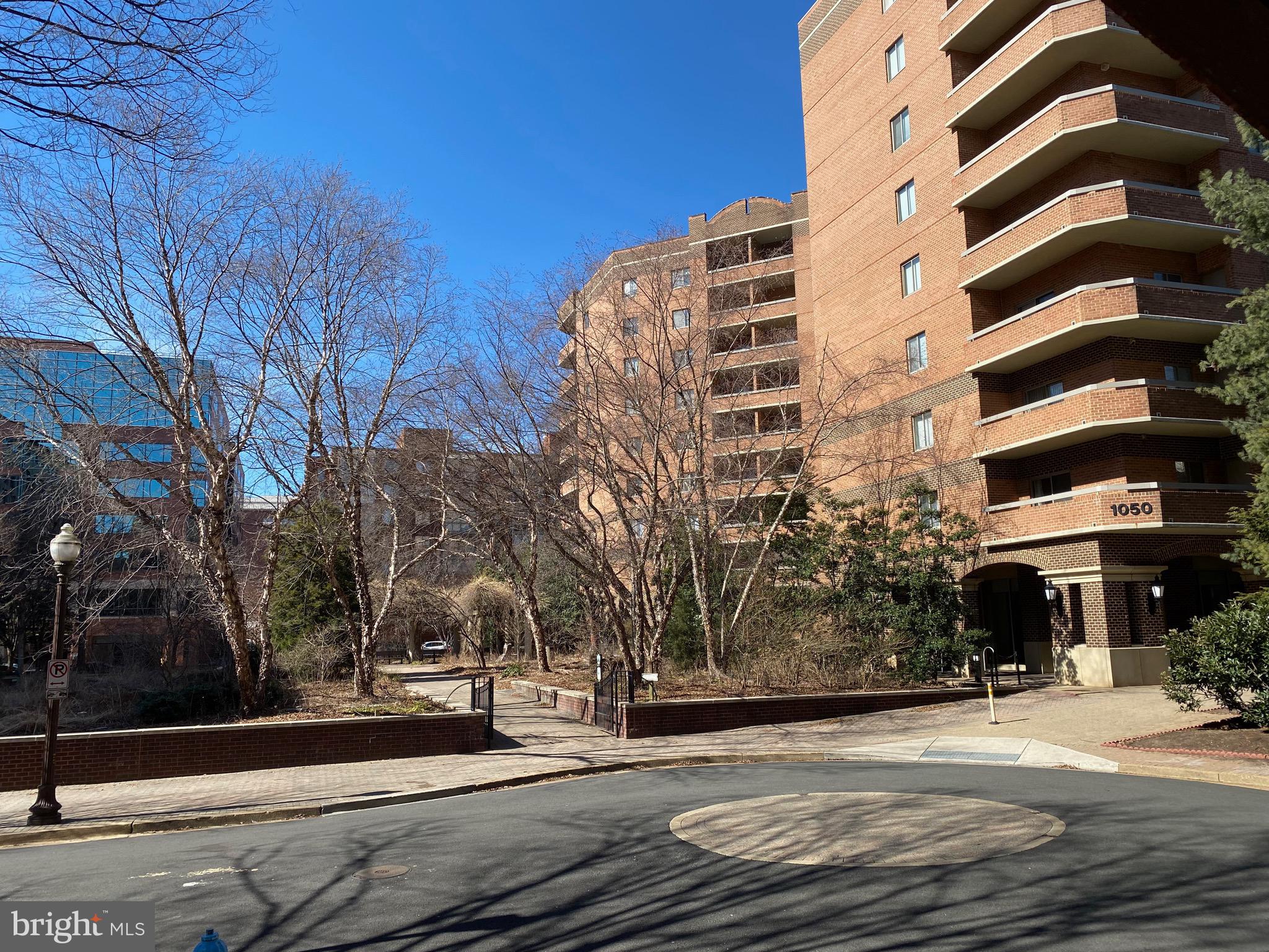 SUMMERWALK - Residential