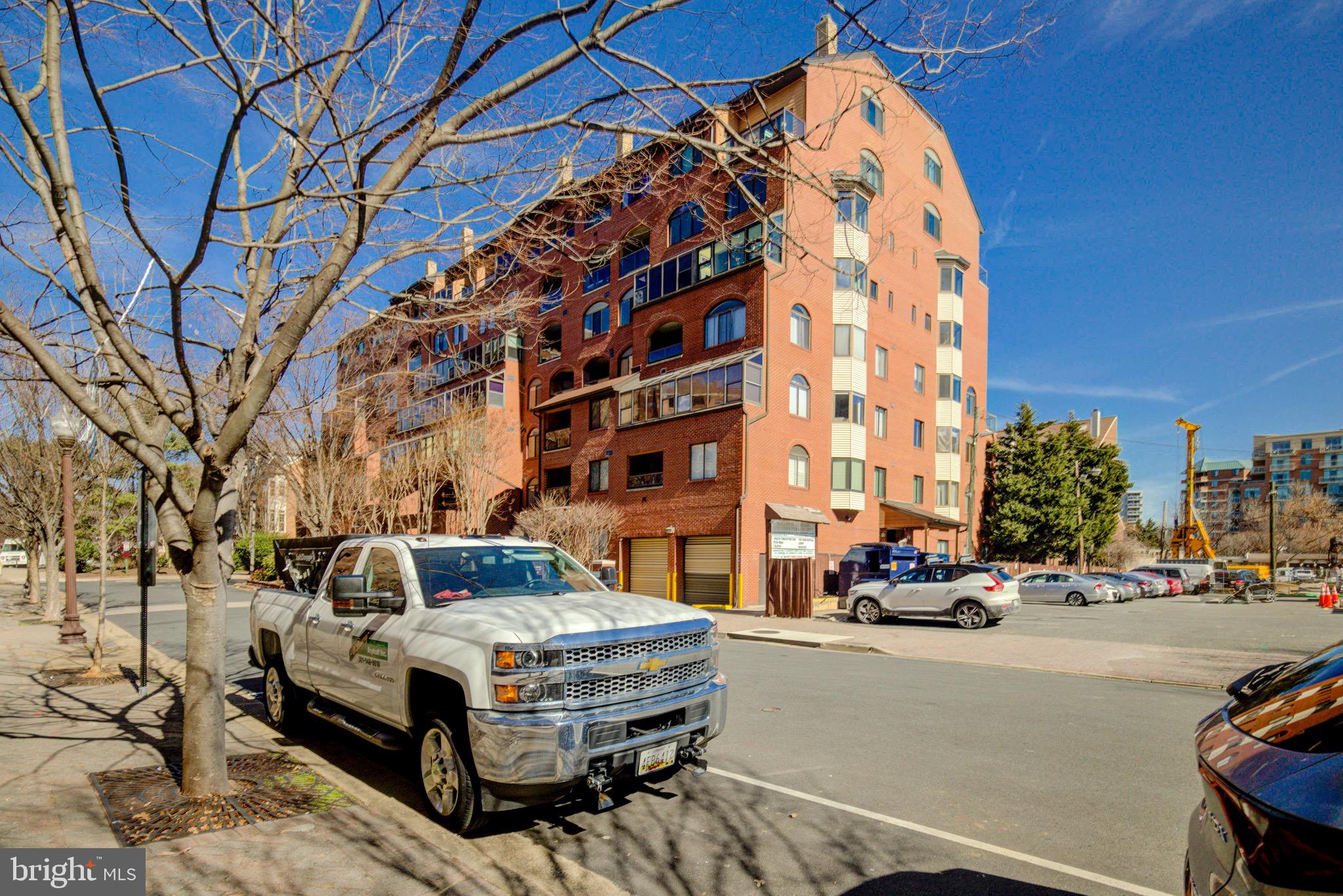 SUMMERWALK - Residential