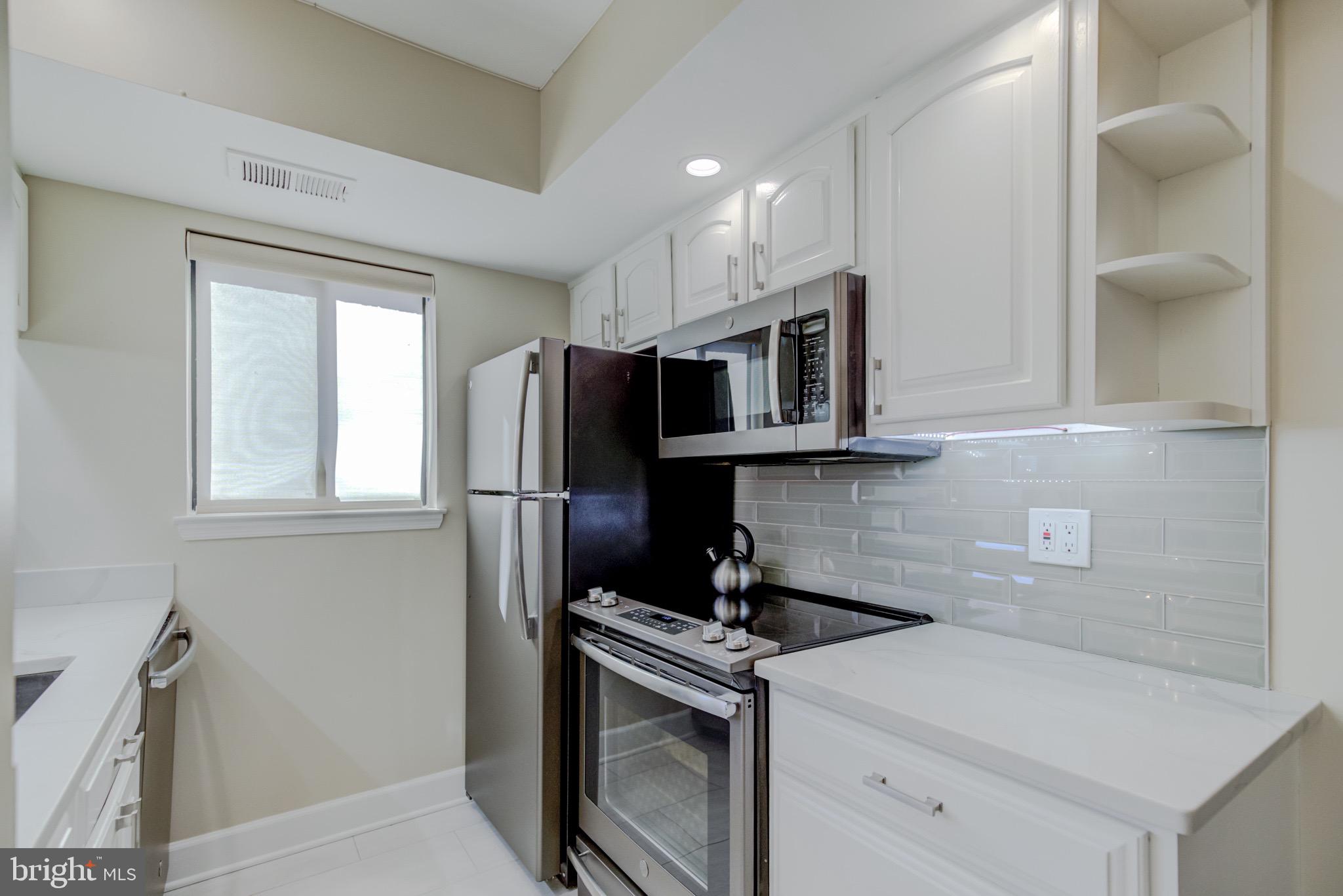 SUMMERWALK - Residential