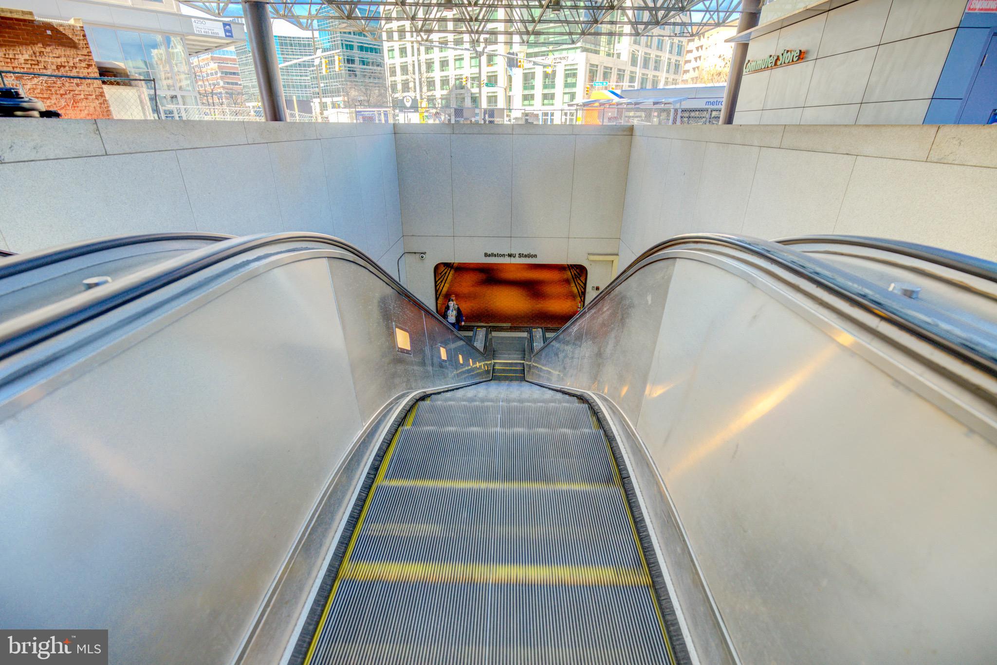 SUMMERWALK - Residential