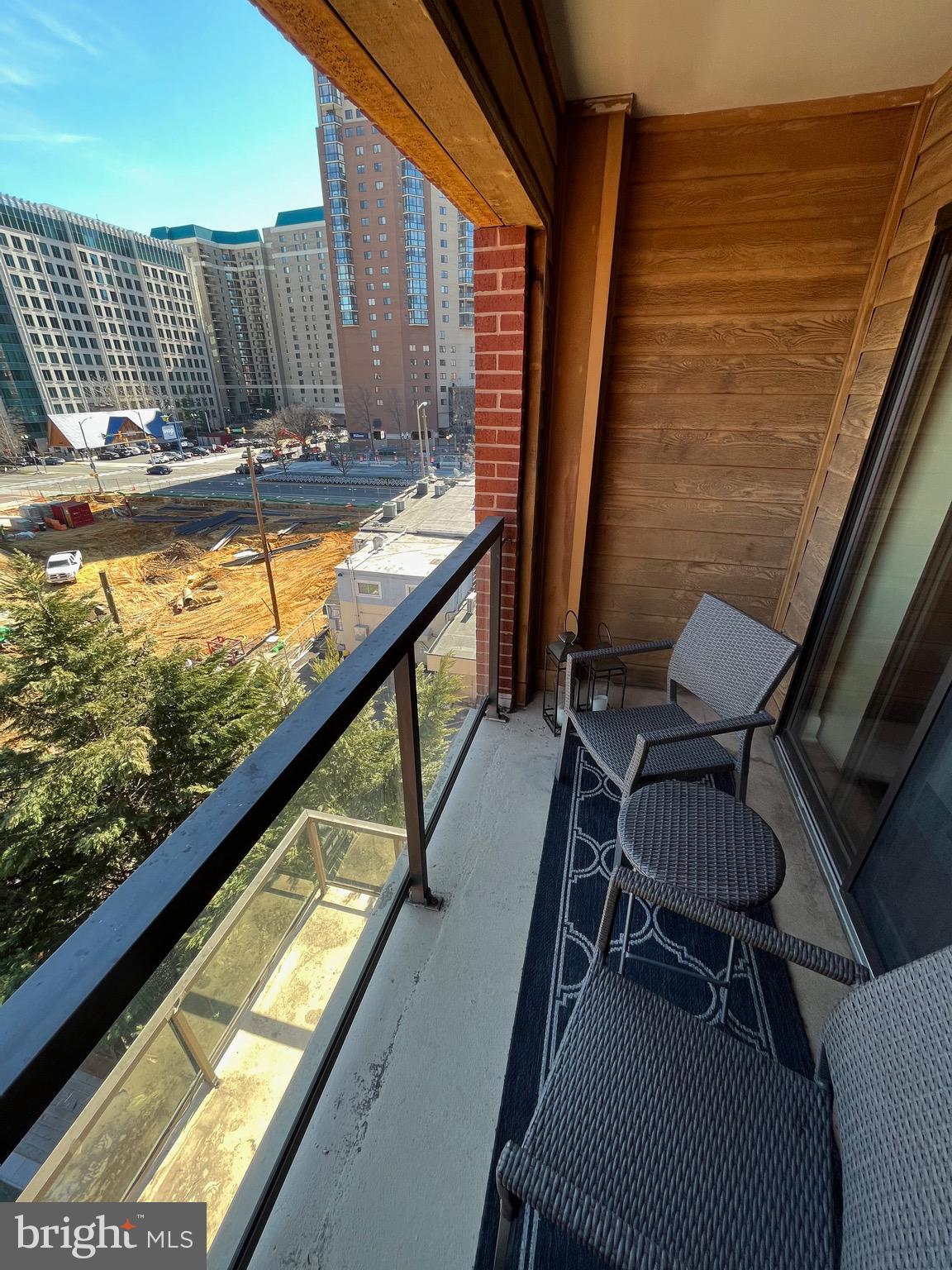 SUMMERWALK - Residential