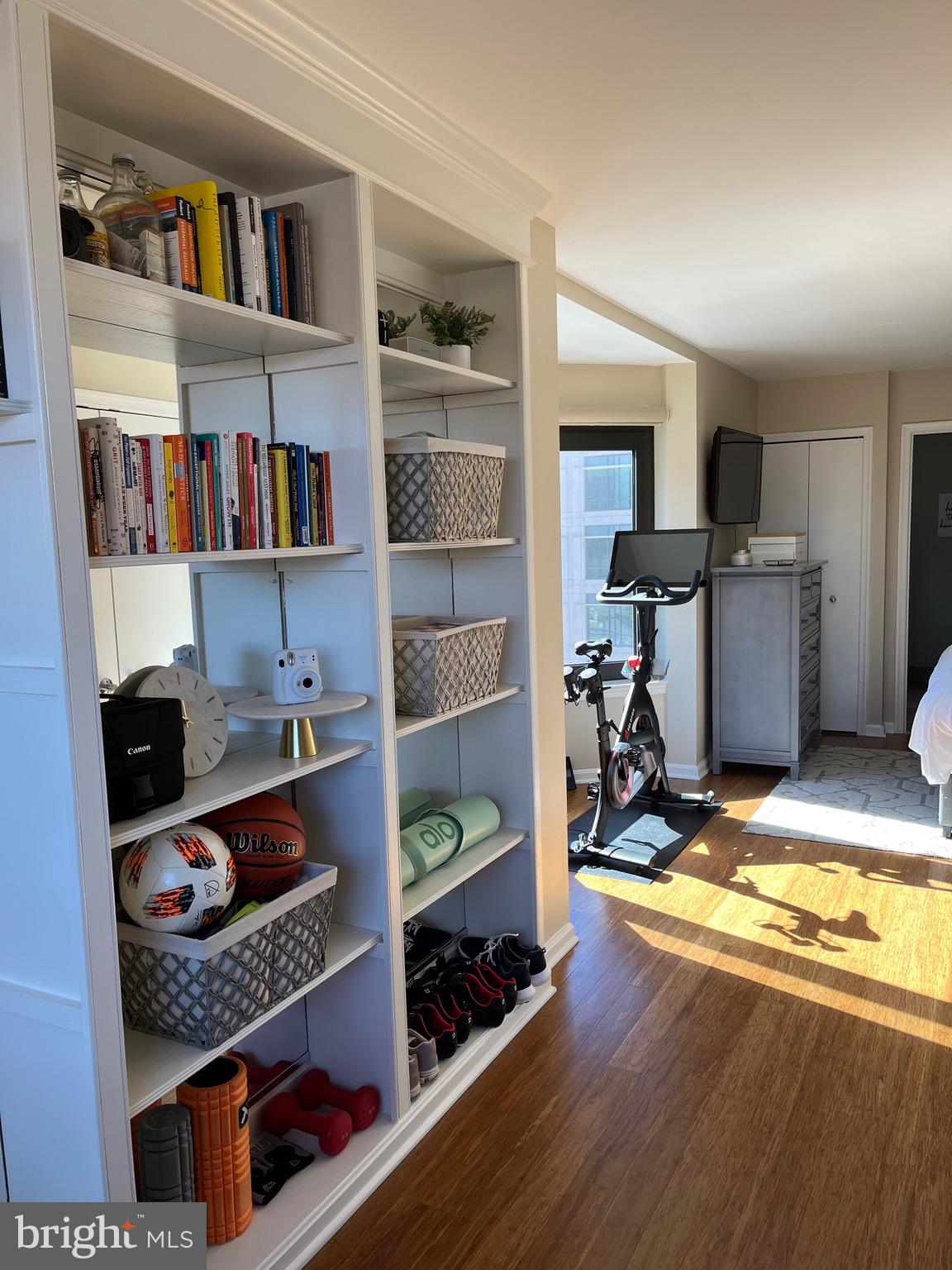 SUMMERWALK - Residential