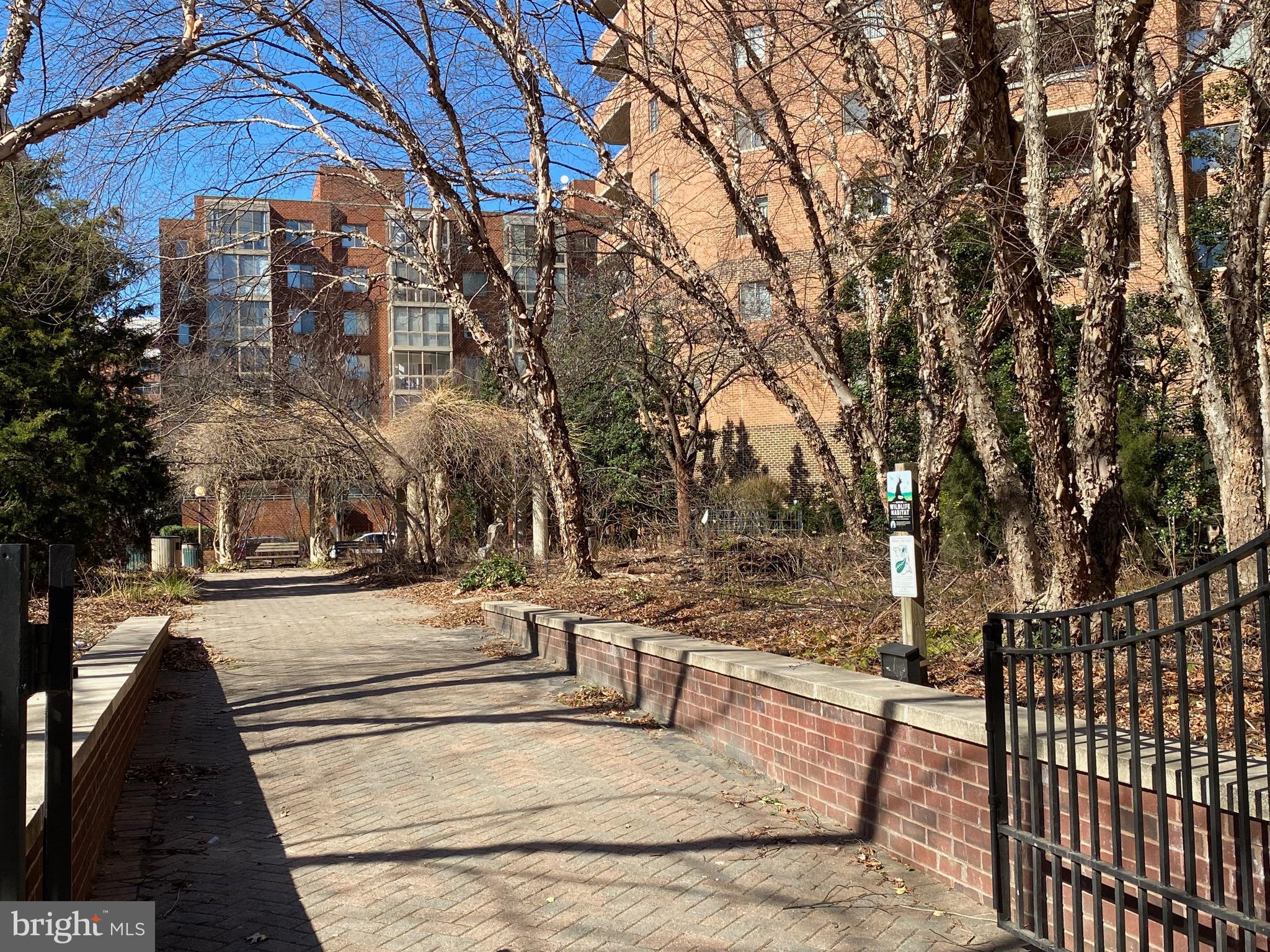 SUMMERWALK - Residential