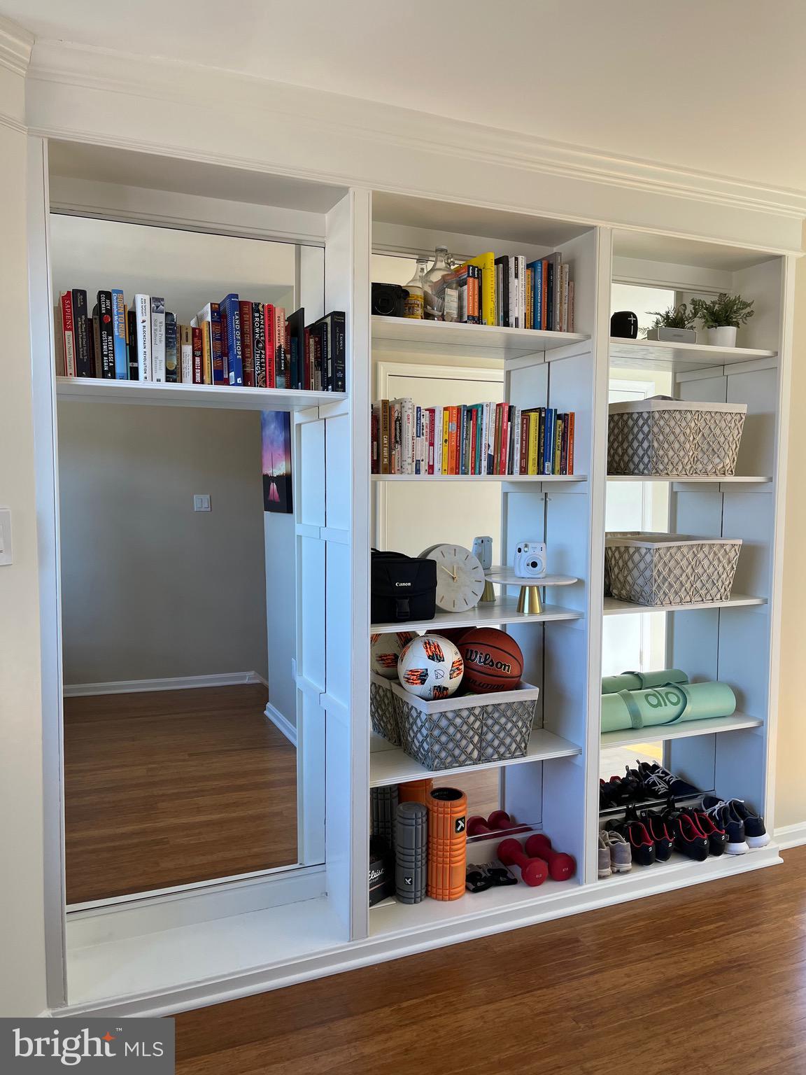 SUMMERWALK - Residential