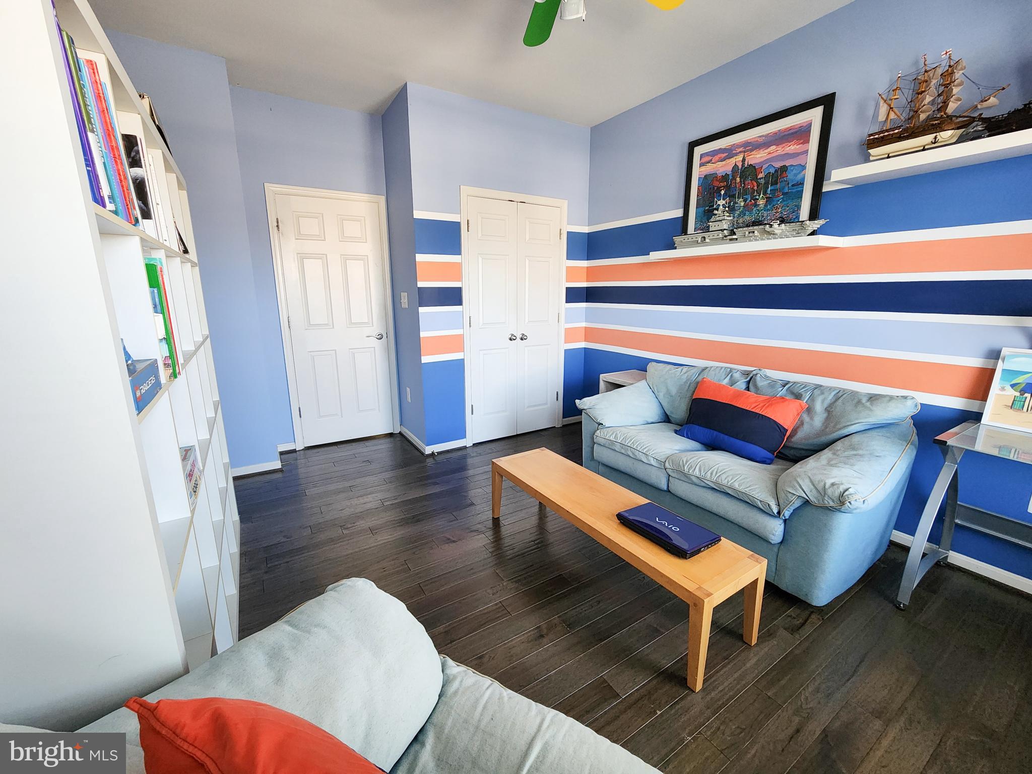 VANTAGE POINTE - Residential