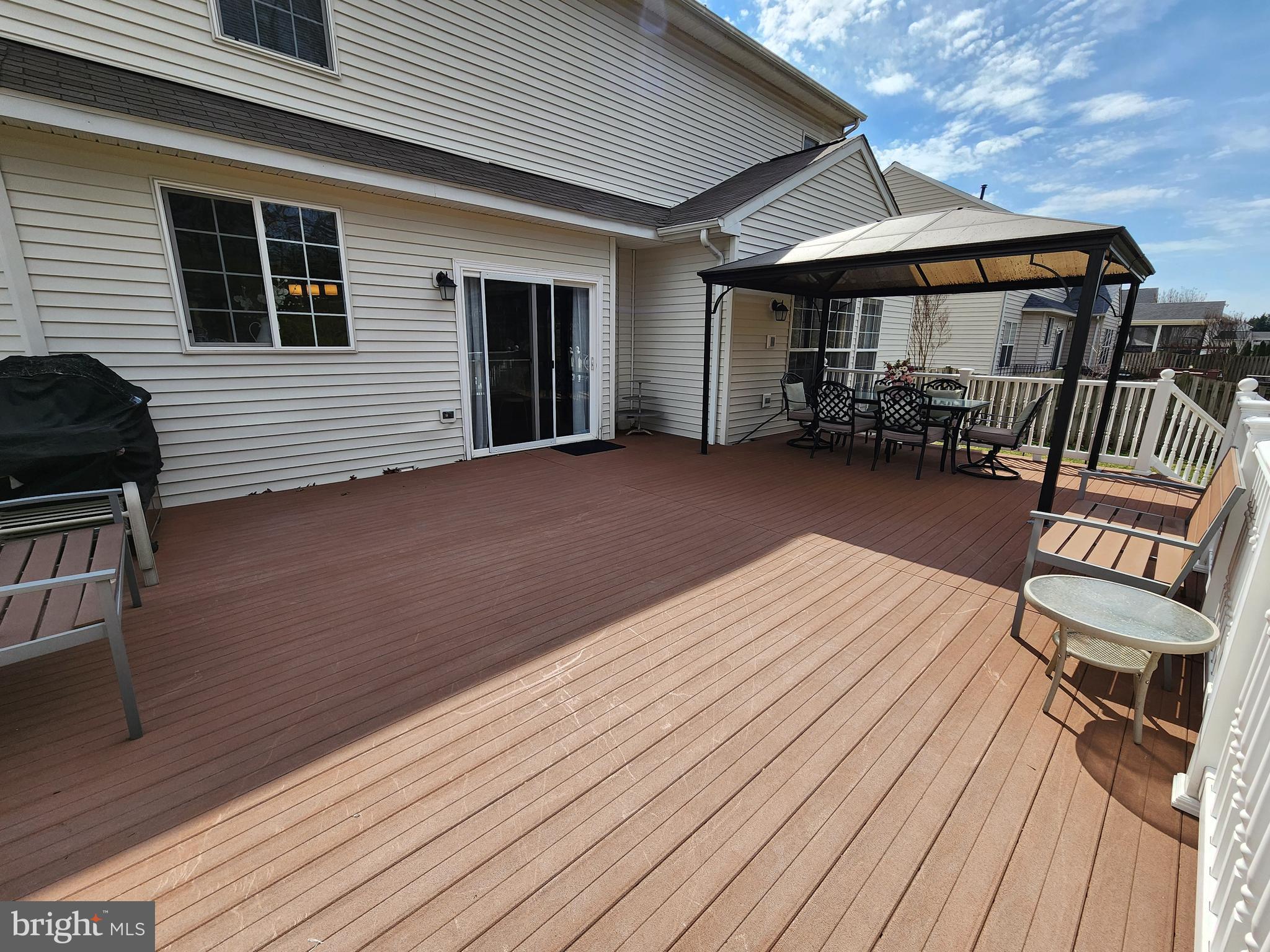 VANTAGE POINTE - Residential