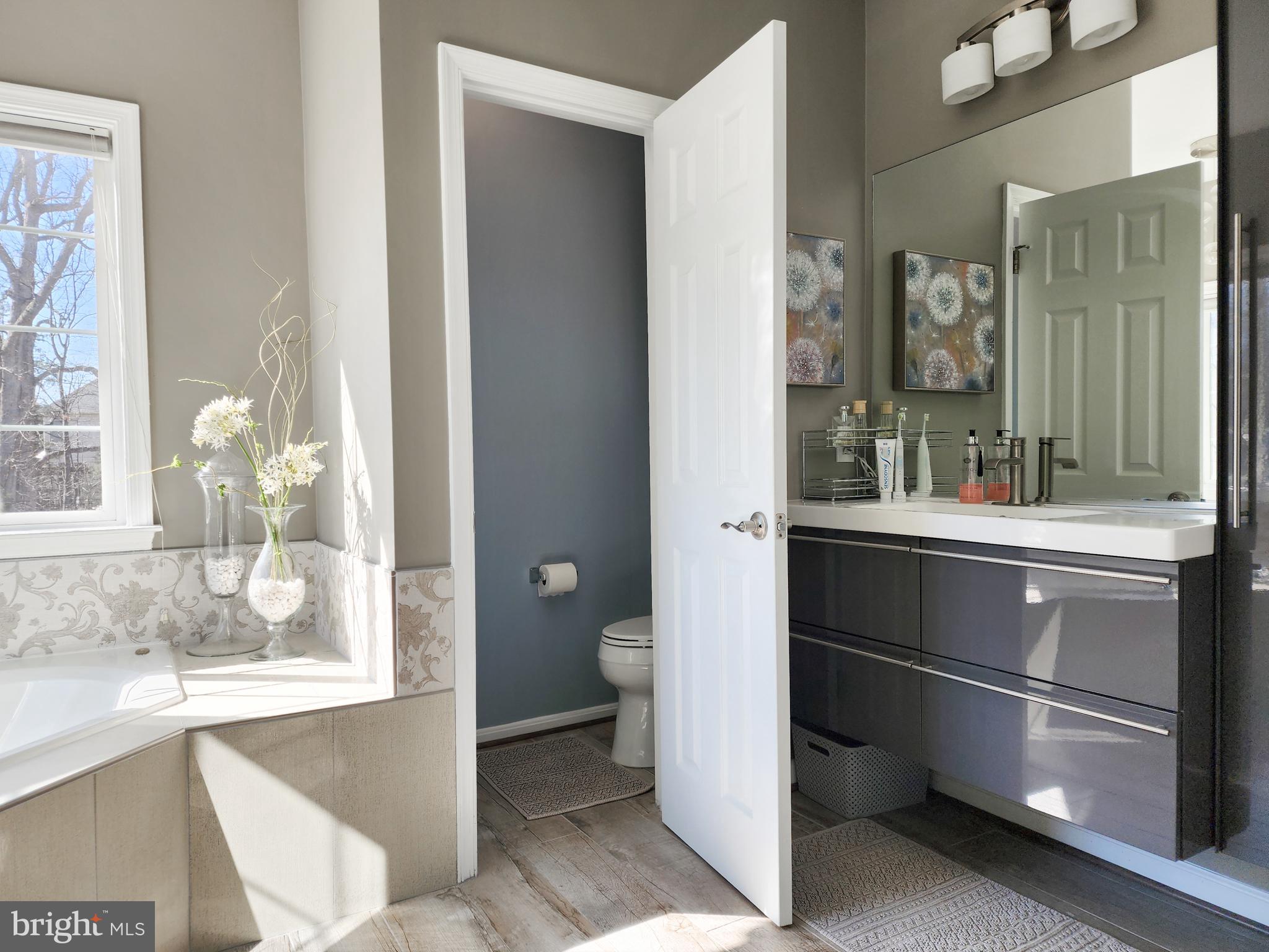 VANTAGE POINTE - Residential