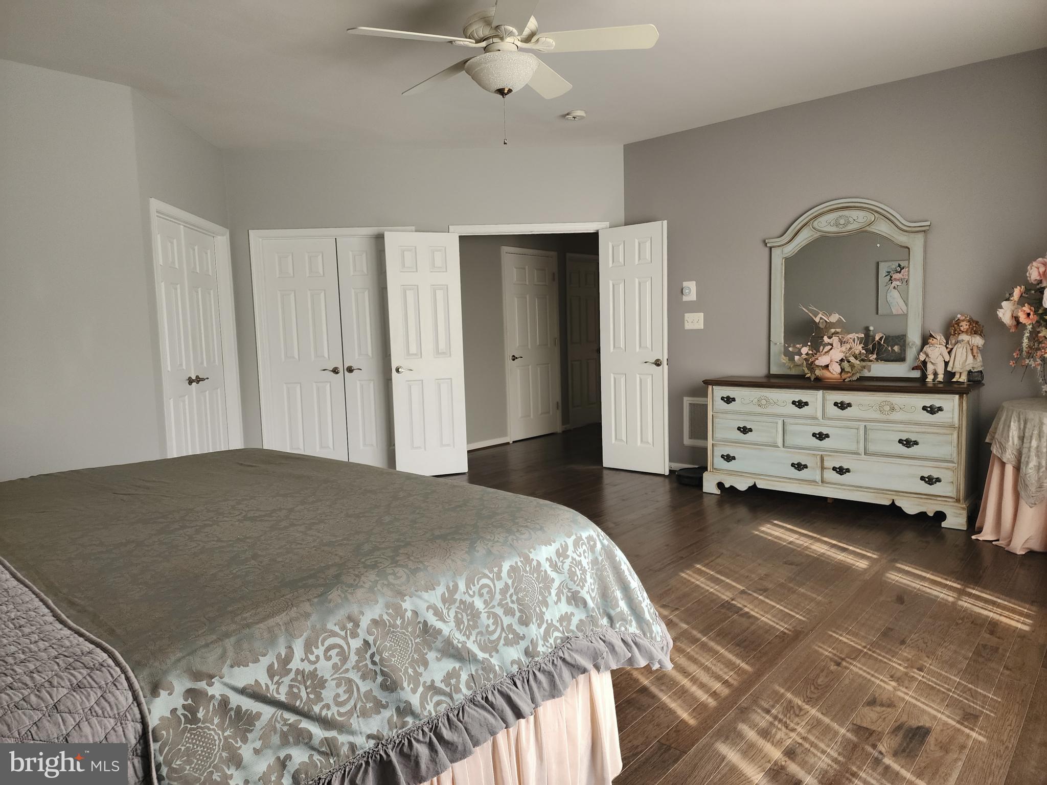 VANTAGE POINTE - Residential