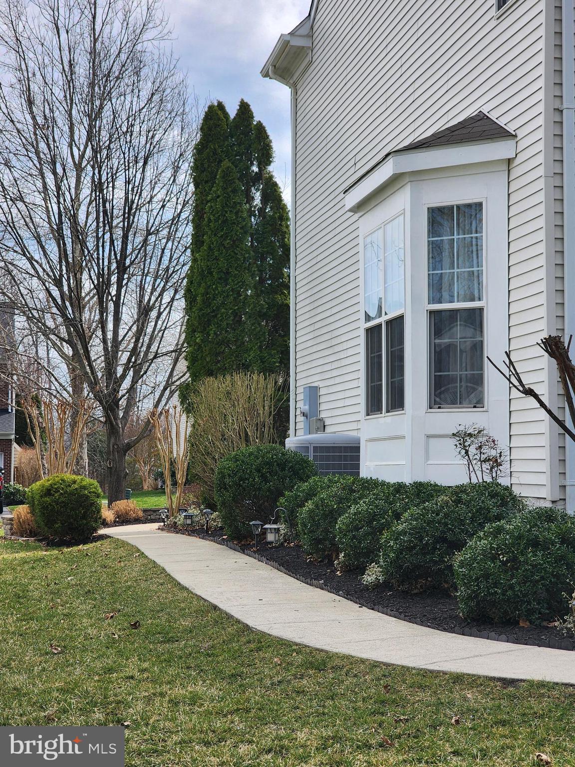 VANTAGE POINTE - Residential