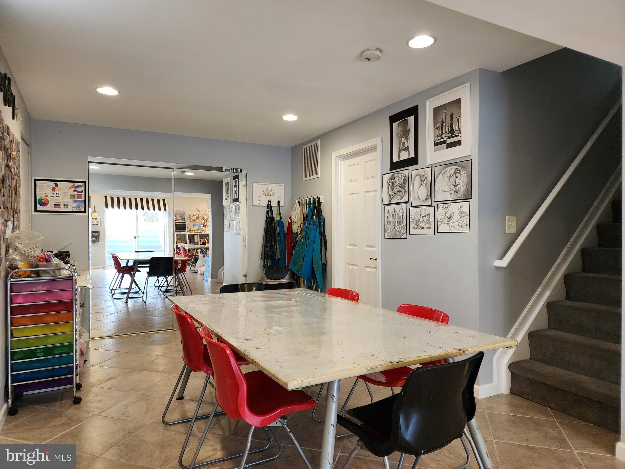 VANTAGE POINTE - Residential