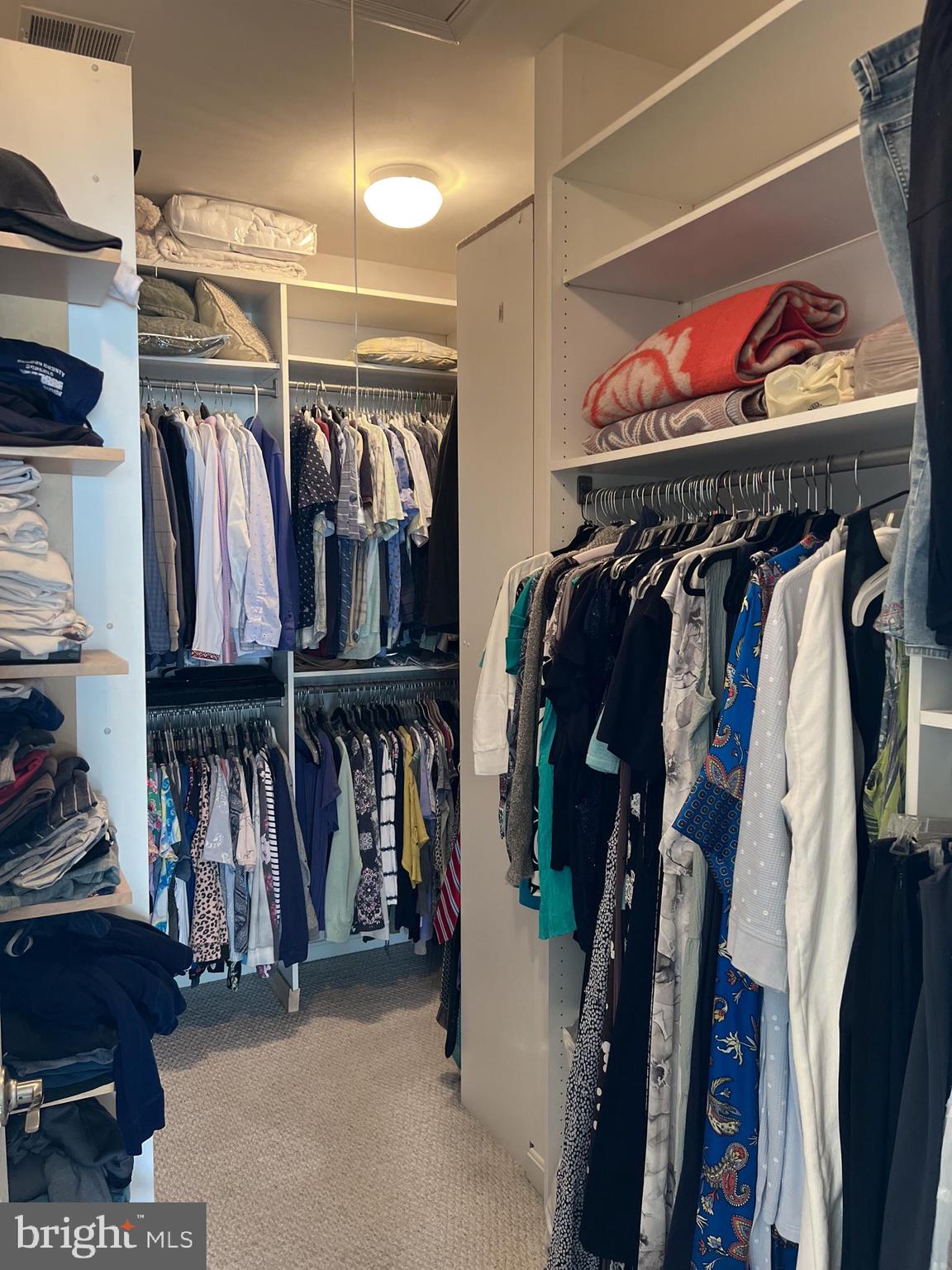 VANTAGE POINTE - Residential