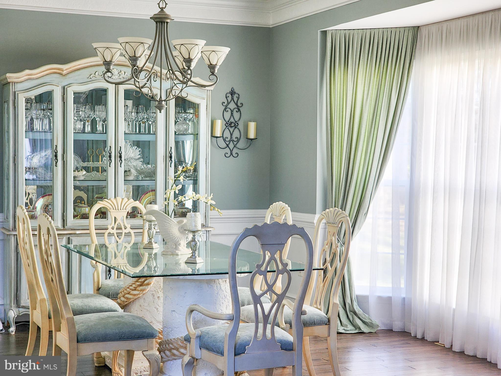 VANTAGE POINTE - Residential