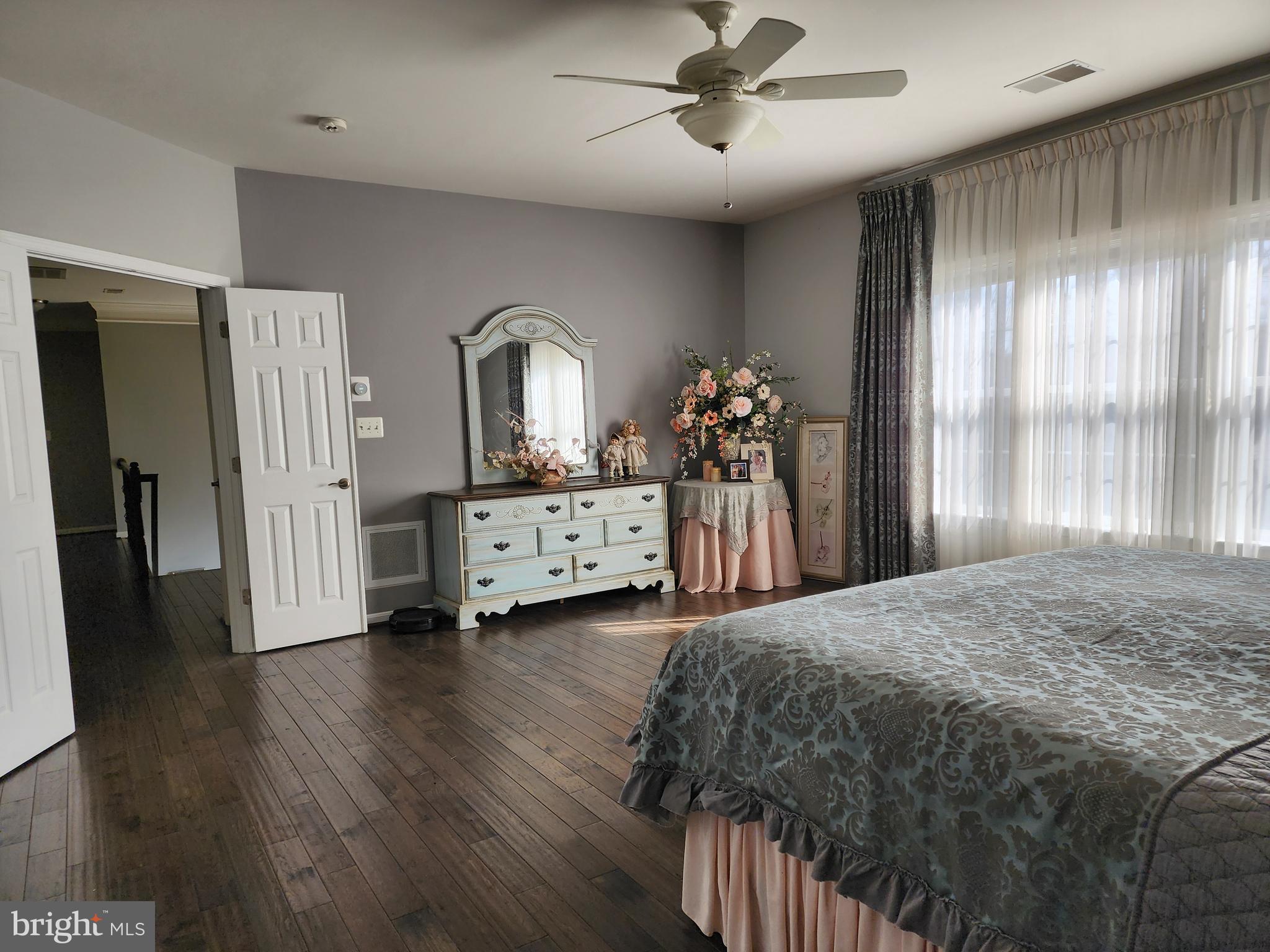 VANTAGE POINTE - Residential