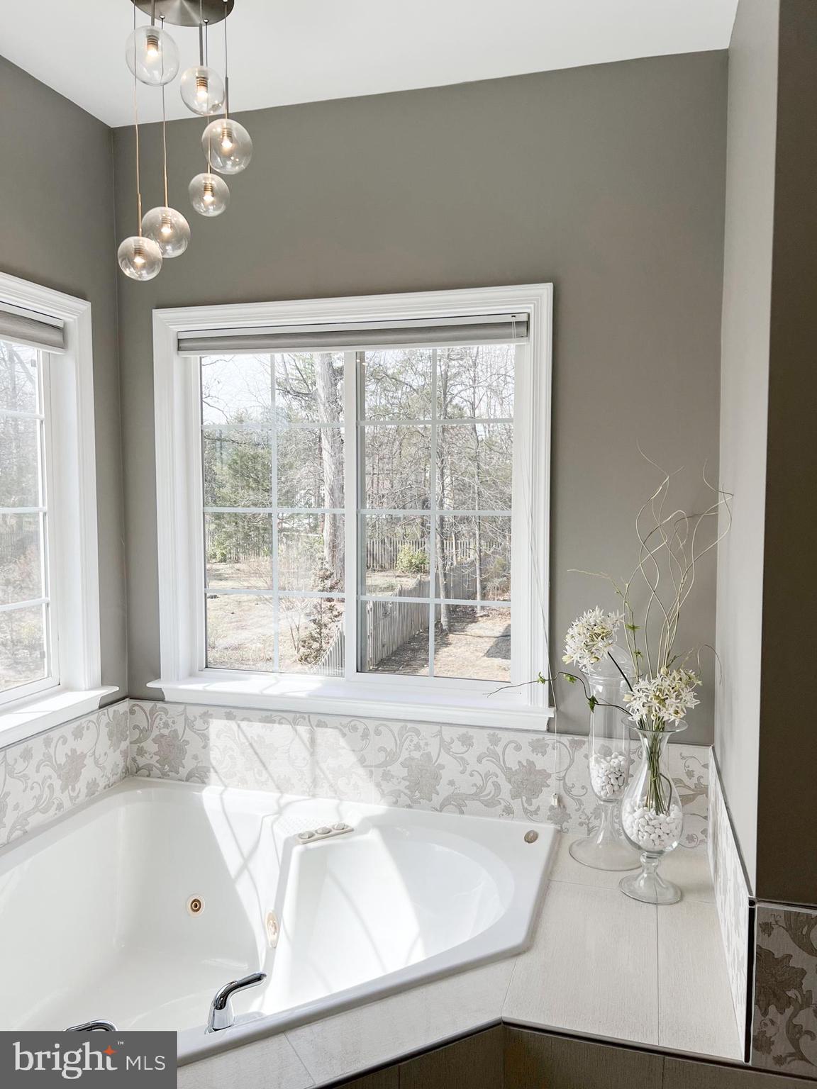 VANTAGE POINTE - Residential